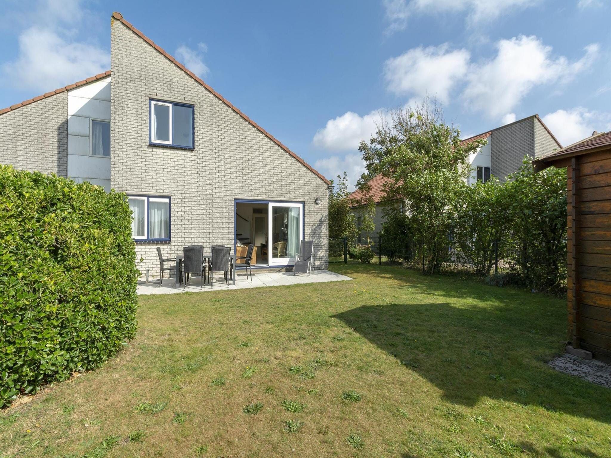 De tuin van Ooghduyne 148 in Julianadorp aan Zee