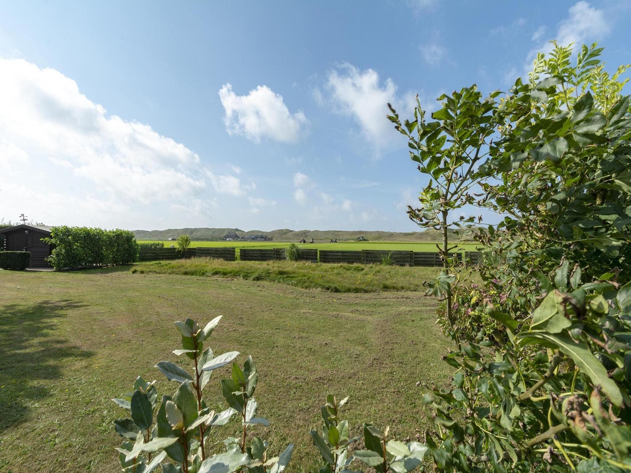 De tuin van Ooghduyne 148 in Julianadorp aan Zee