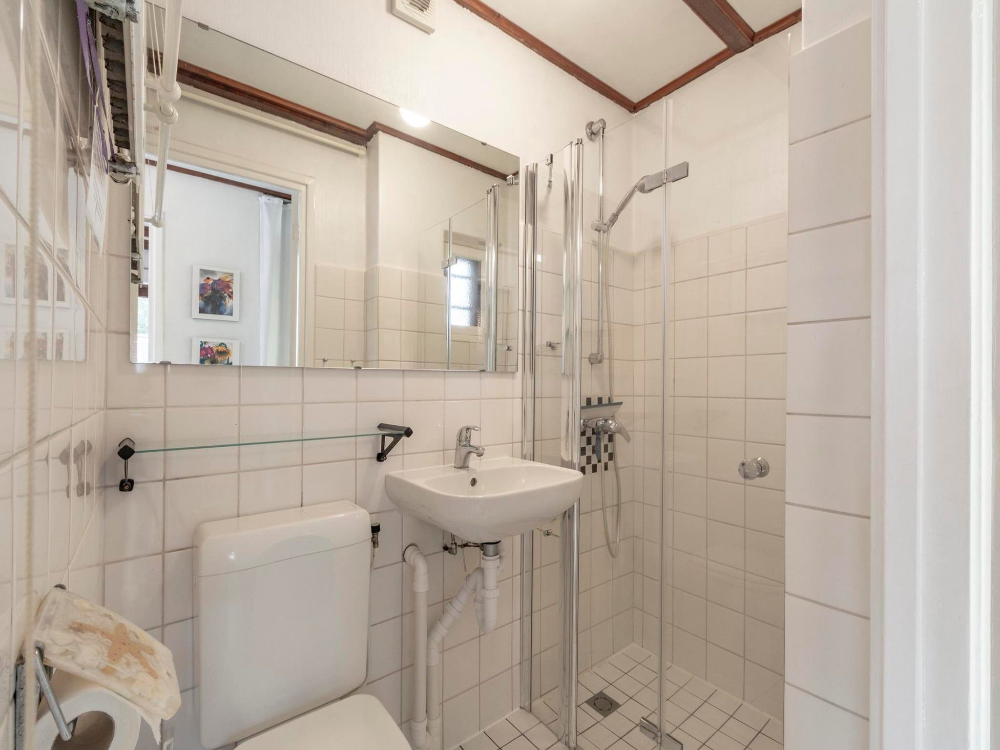De badkamer van Orchis 4 in Julianadorp aan Zee
