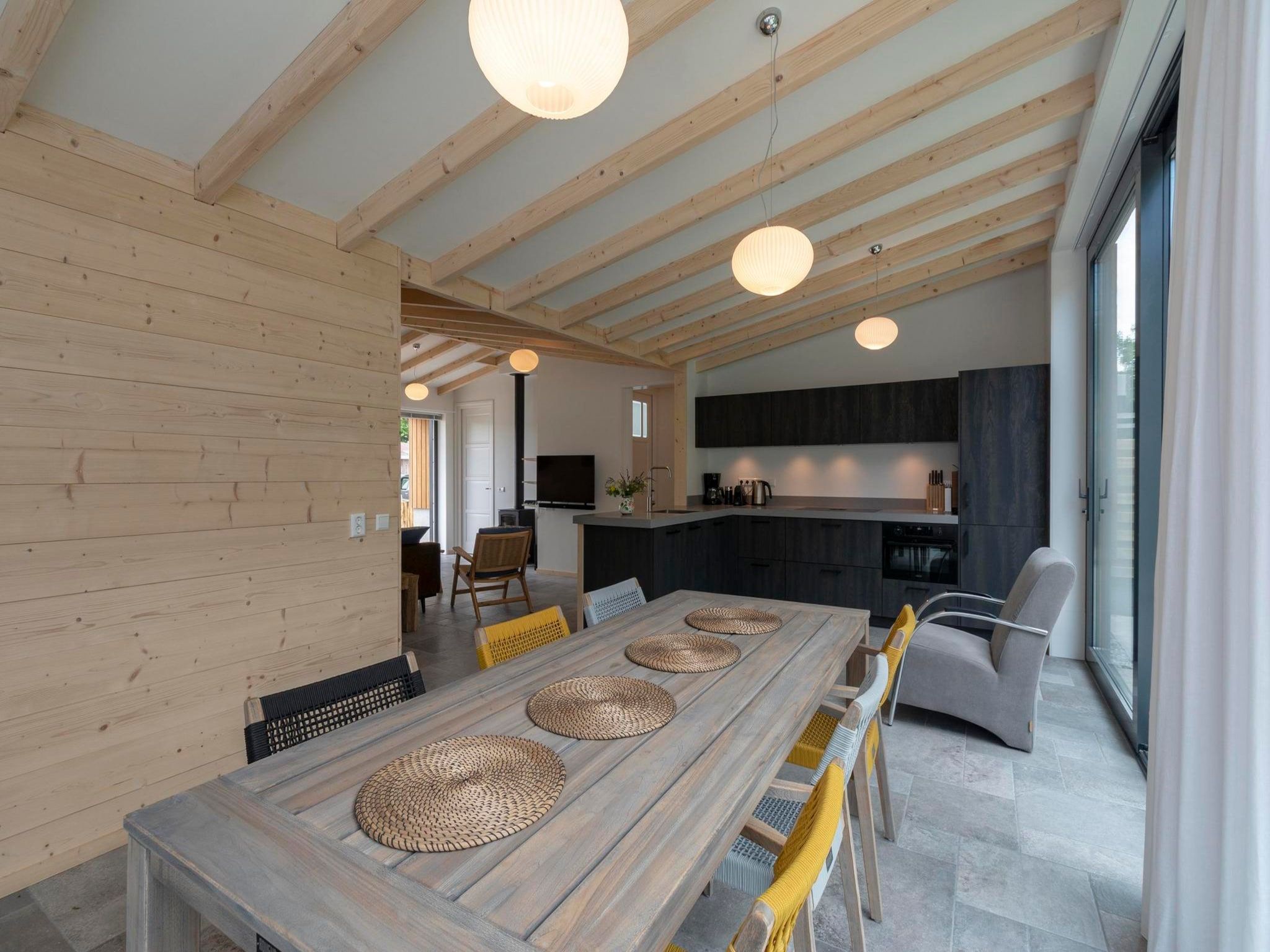 De eetkamer van Previnaireweg 5 in Callantsoog