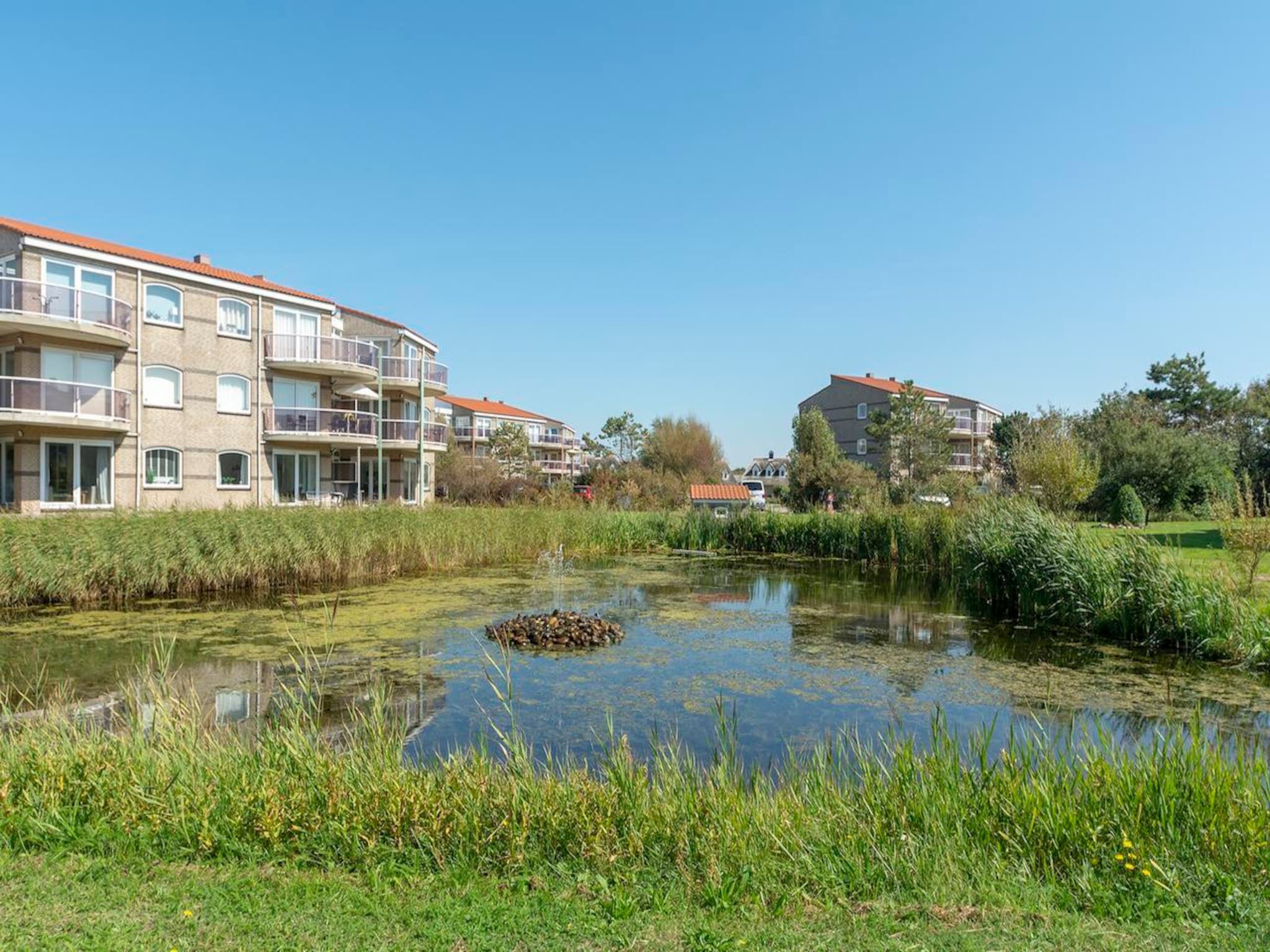 De buitenkant van Résidence Juliana 14 in Julianadorp aan Zee