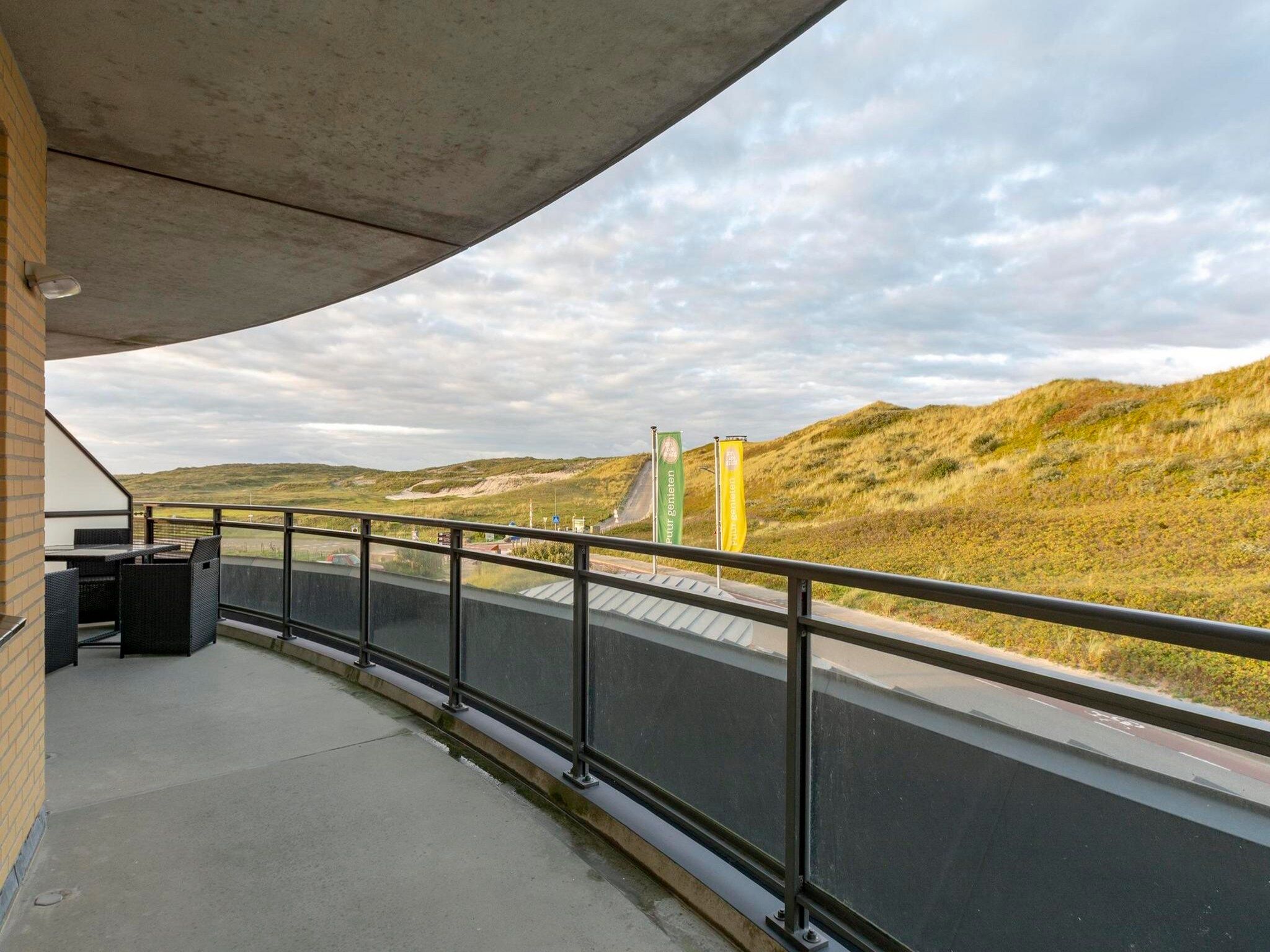 Het terras van Wijde Blick 208 in Callantsoog