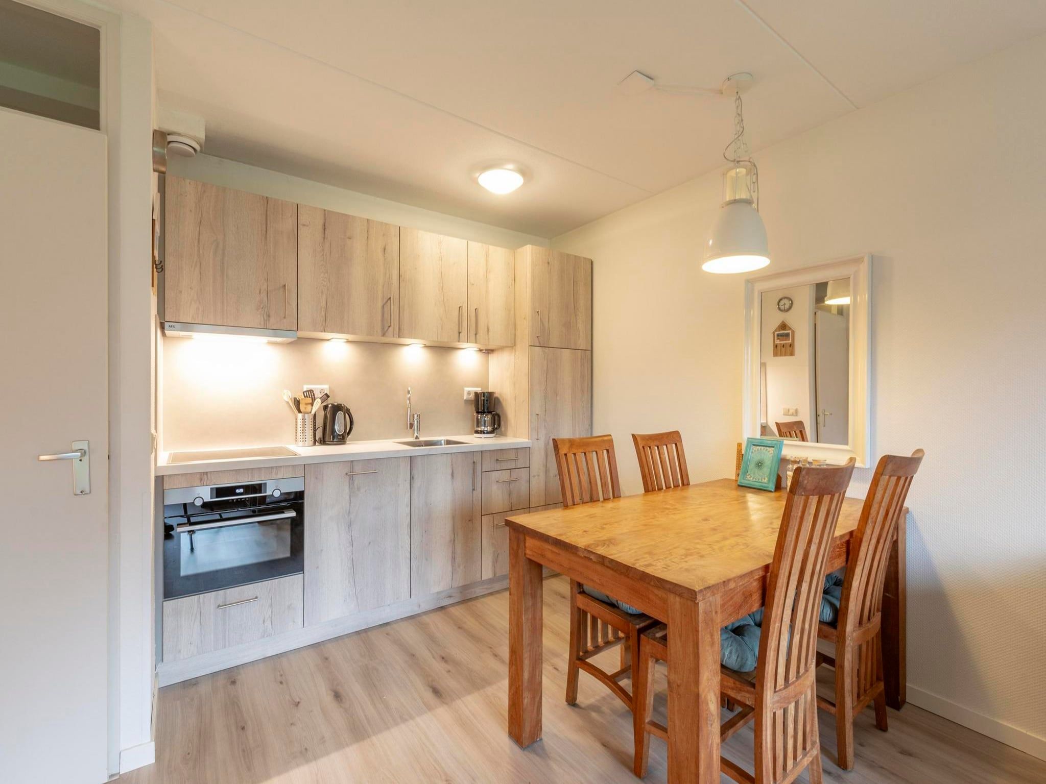 De eetkamer van Beach Appartement 07 in Callantsoog