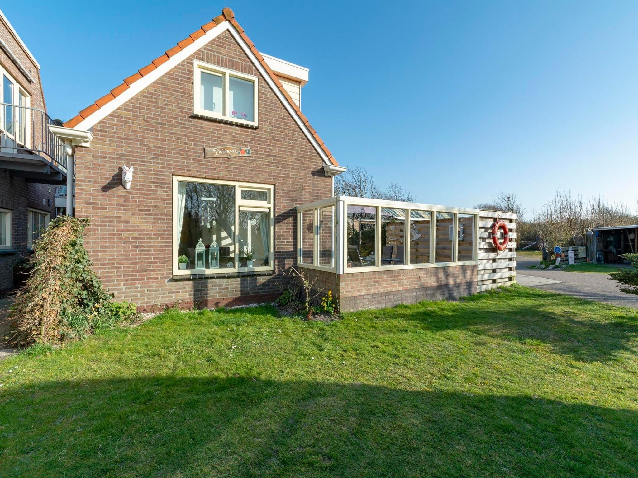 De buitenkant van Duinroos in Groote Keeten