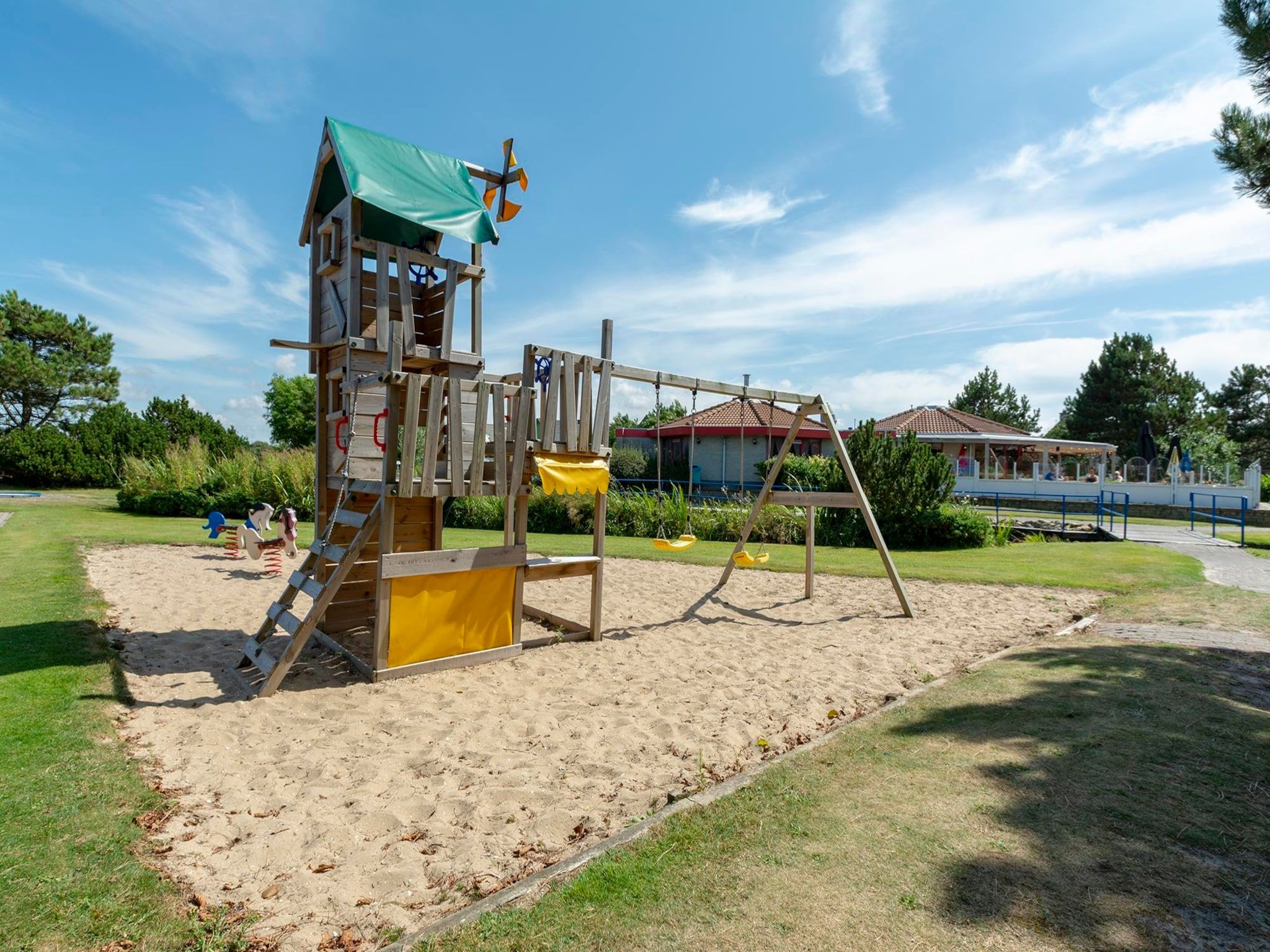 De tuin van Strandslag 203 in Julianadorp aan Zee