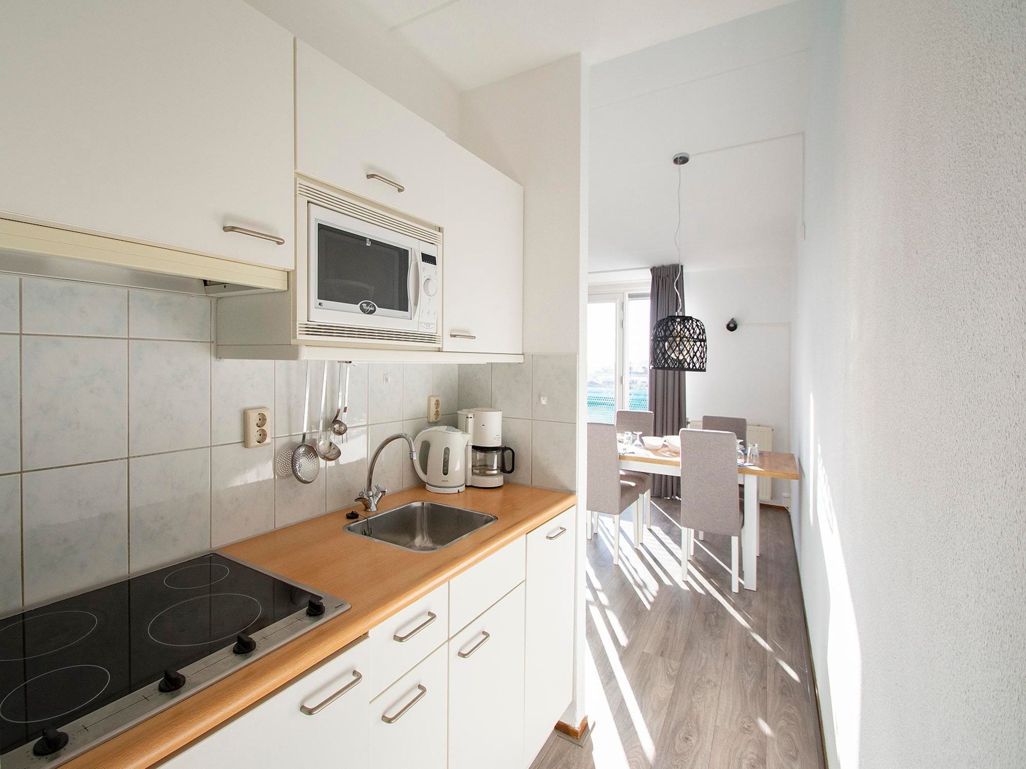 De keuken van Strandslag 215 in Julianadorp aan Zee