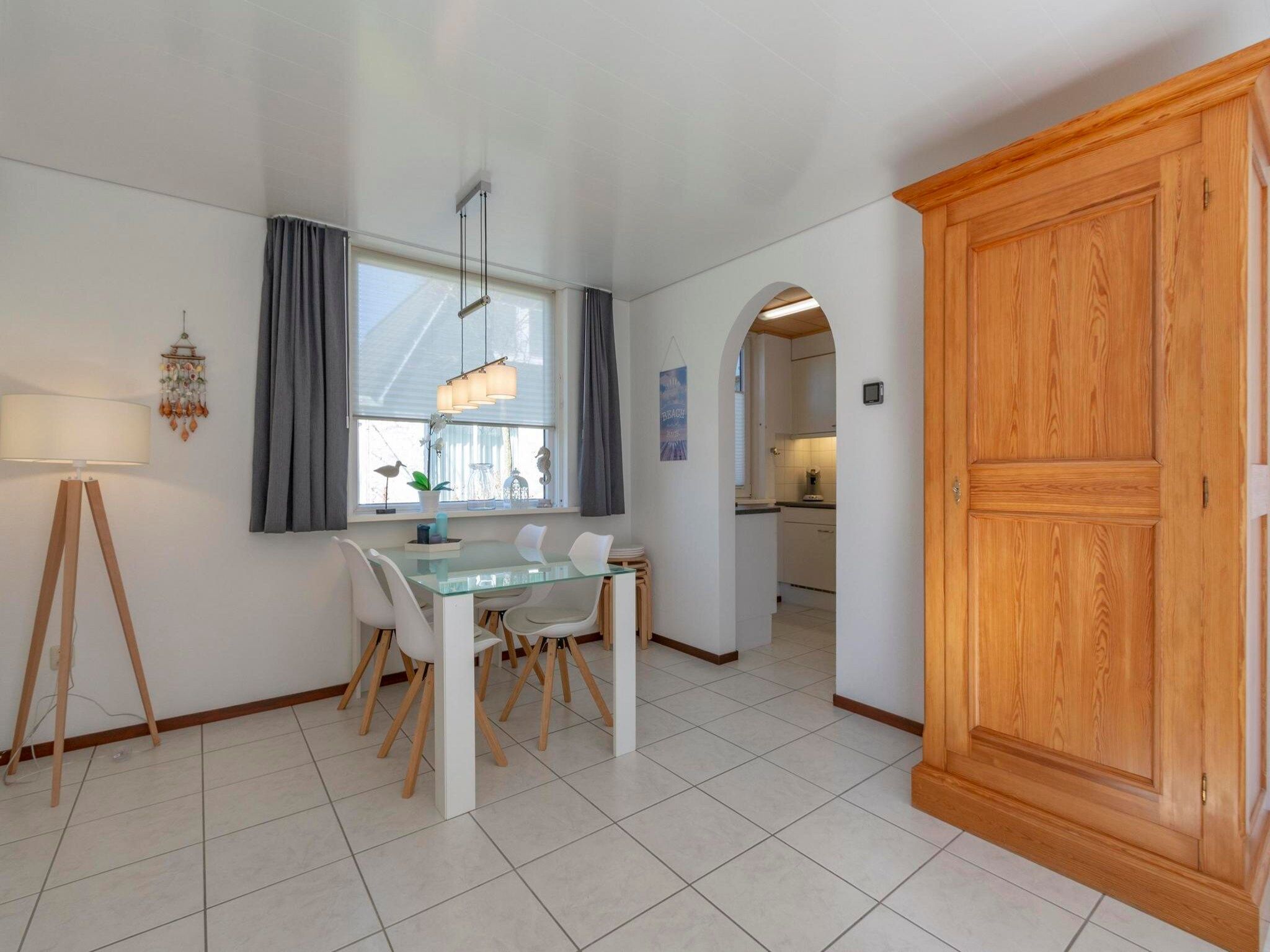 De eetkamer van Campanula 52 in Sint Maartenszee
