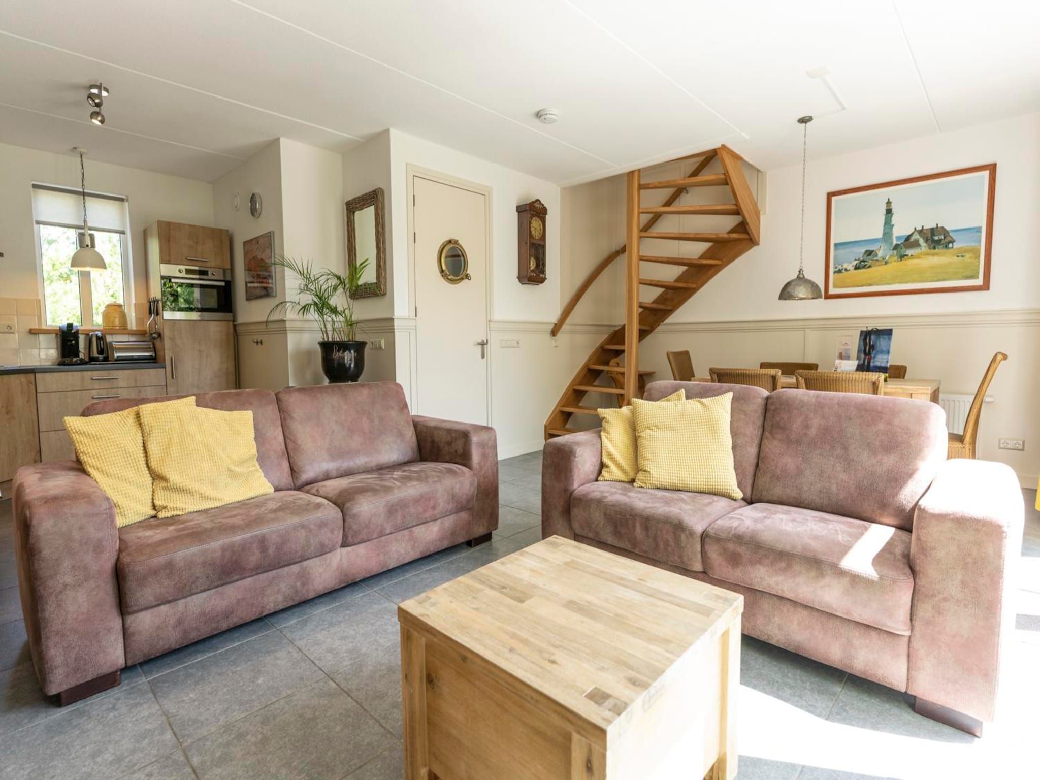De woonkamer van Strandhuys Wulk in De Koog