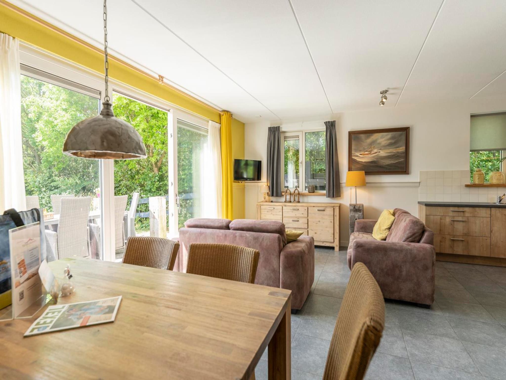 De eetkamer van Strandhuys Wulk in De Koog