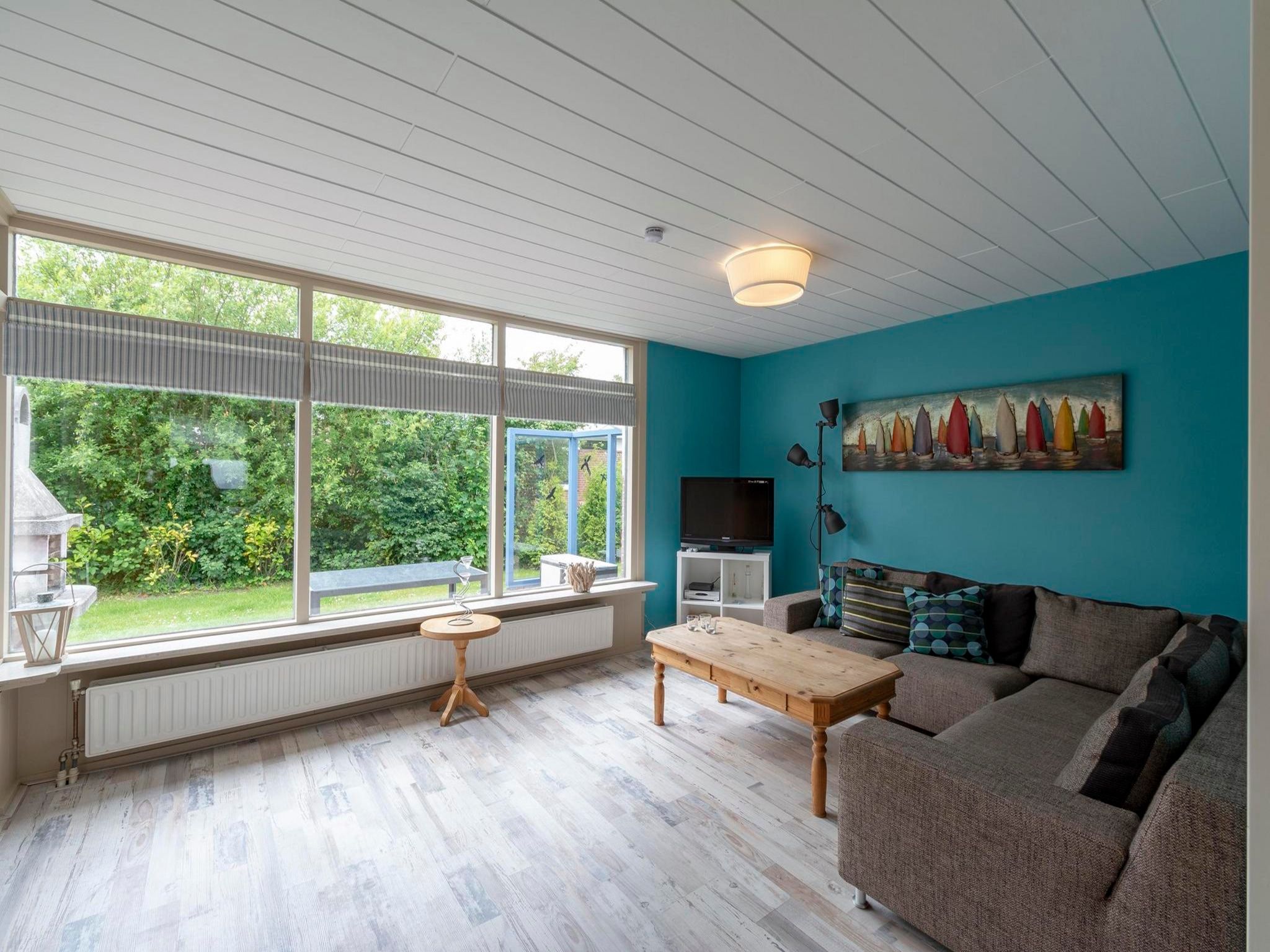 De woonkamer van Eureka 78 in Sint Maartensvlotbrug