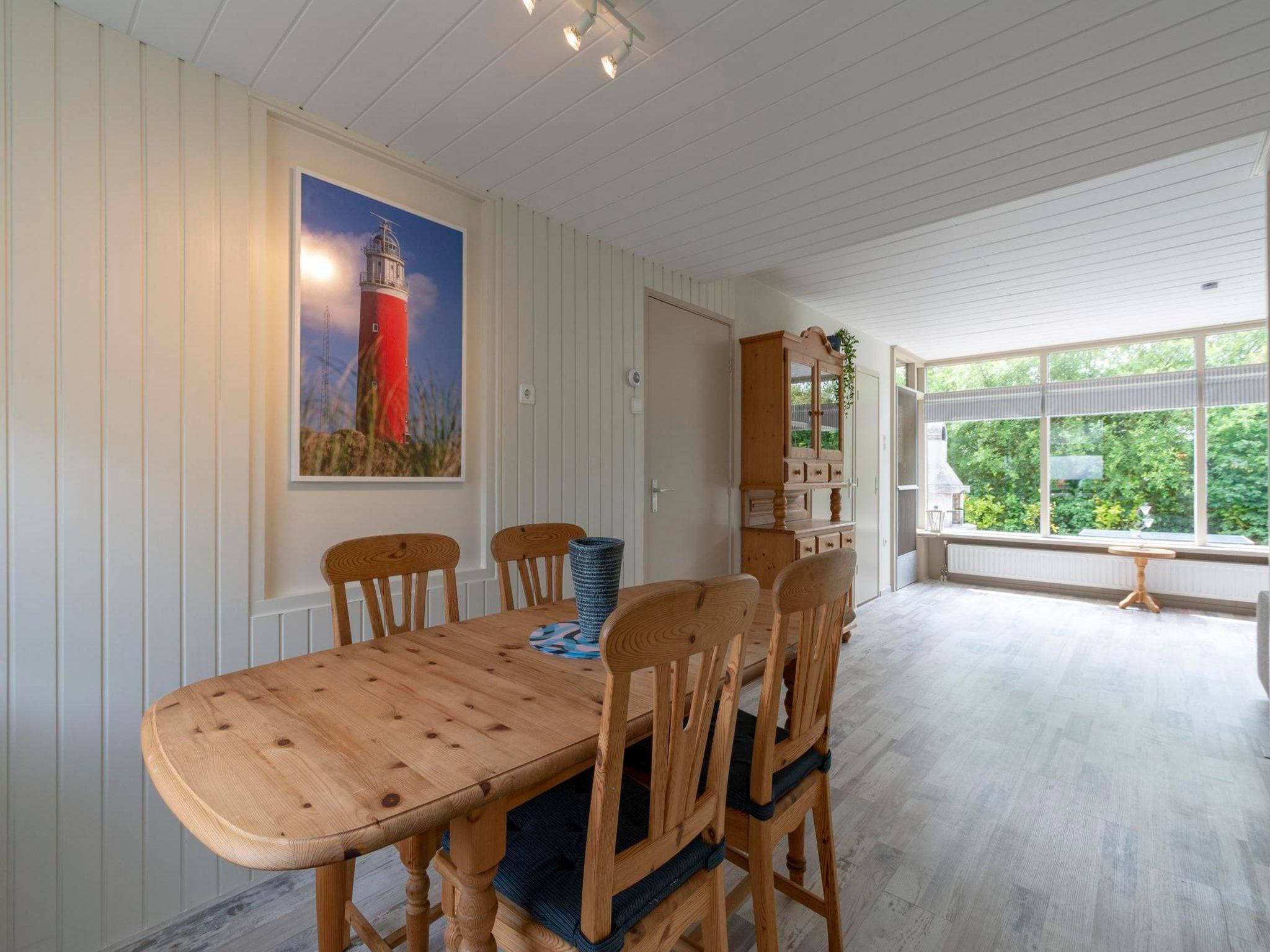 De eetkamer van Eureka 78 in Sint Maartensvlotbrug
