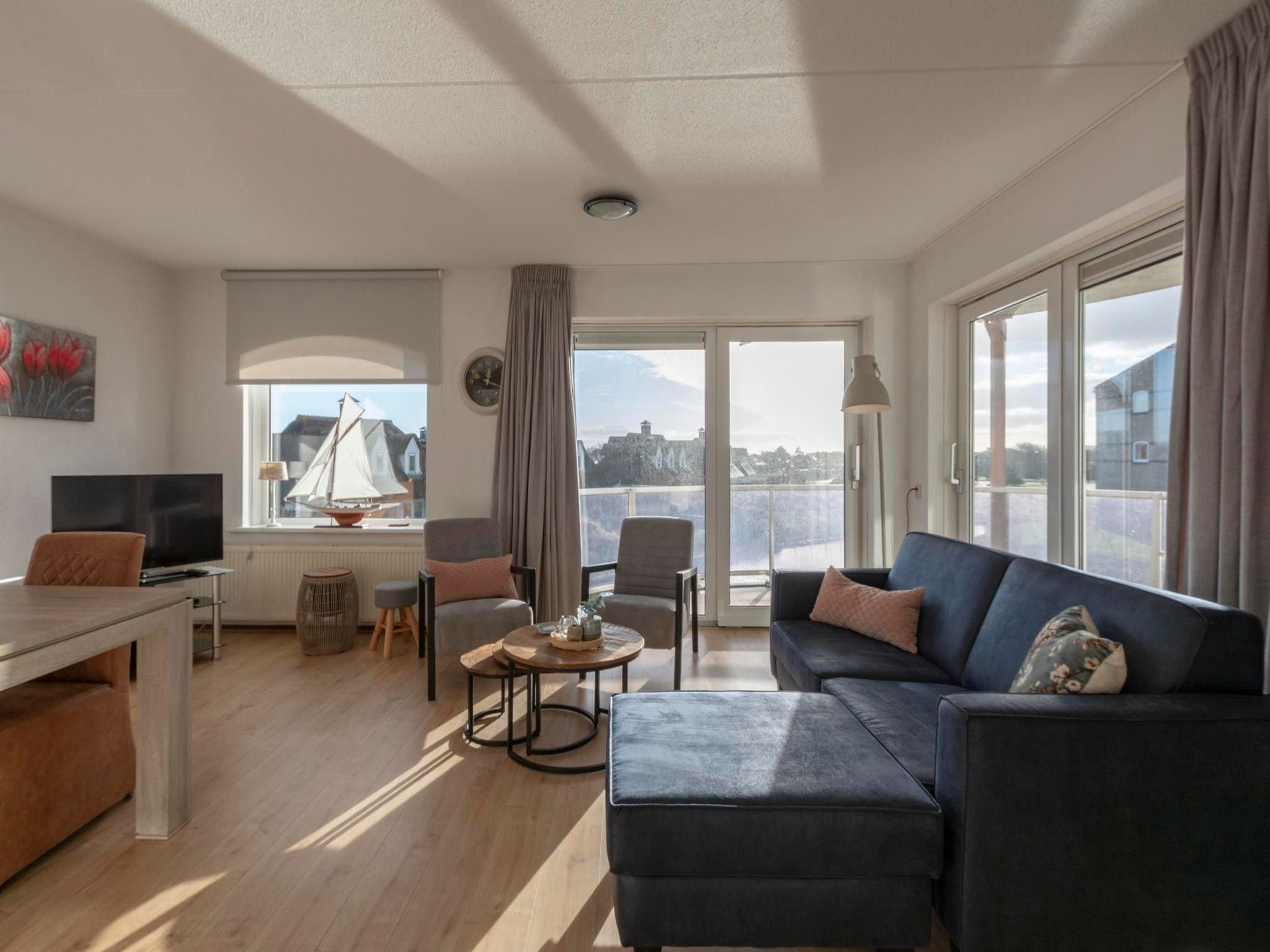 De woonkamer van Résidence Juliana 77 in Julianadorp aan Zee