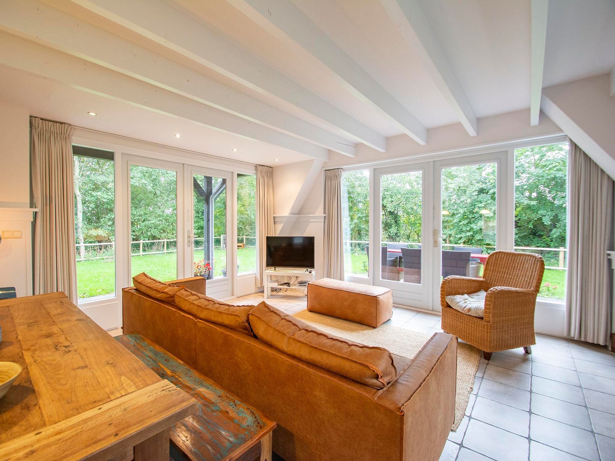 De woonkamer van Sandepark 151 Villa Matisse in Callantsoog