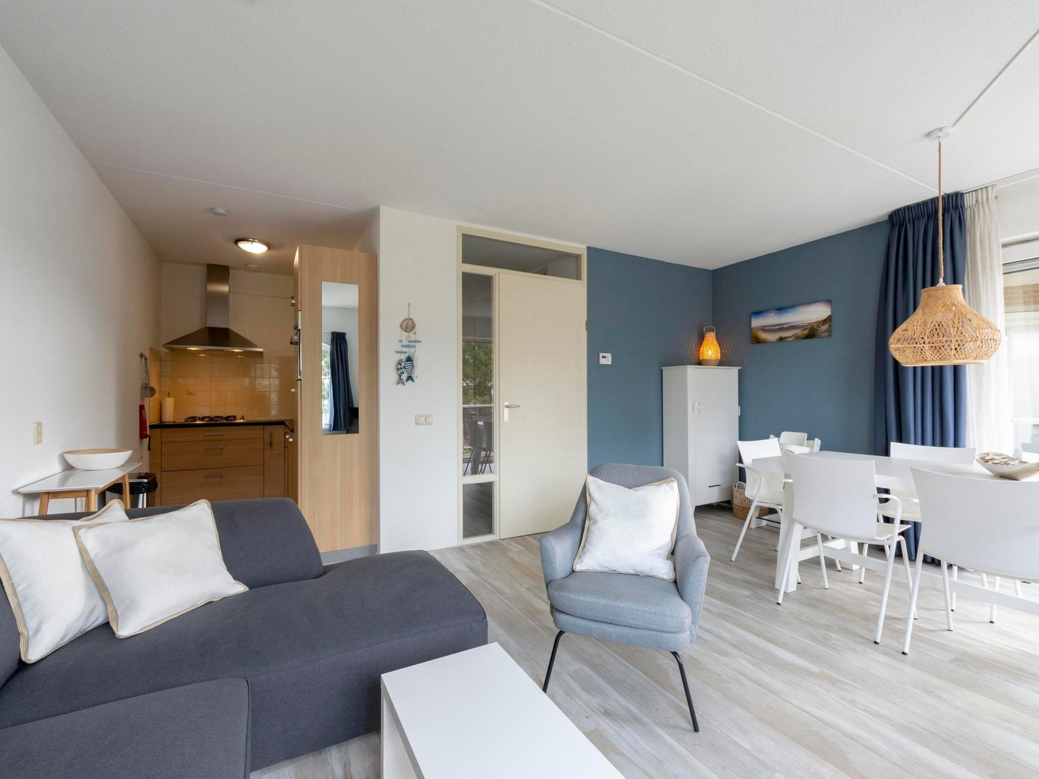 De woonkamer van Résidence Juliana 58 in Julianadorp aan Zee
