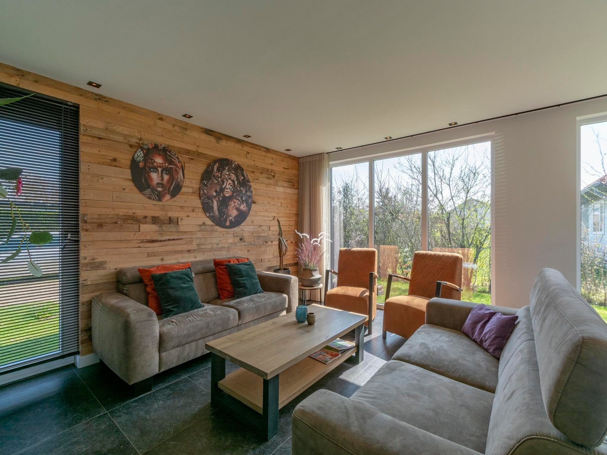 De woonkamer van Luxe Villa Keizerskroon - Keizerkroon 63 in Julianadorp aan Zee