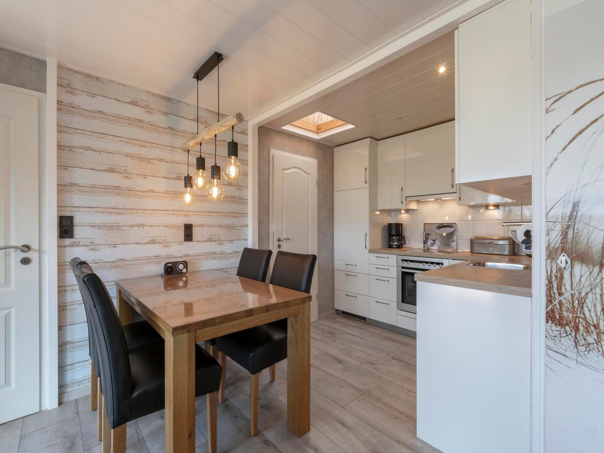 De eetkamer van Garnekuul 44 in Callantsoog