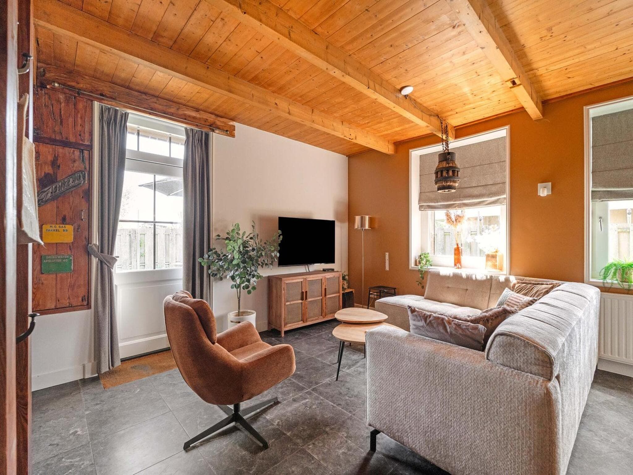De woonkamer van Vossehoeck 2 in Callantsoog