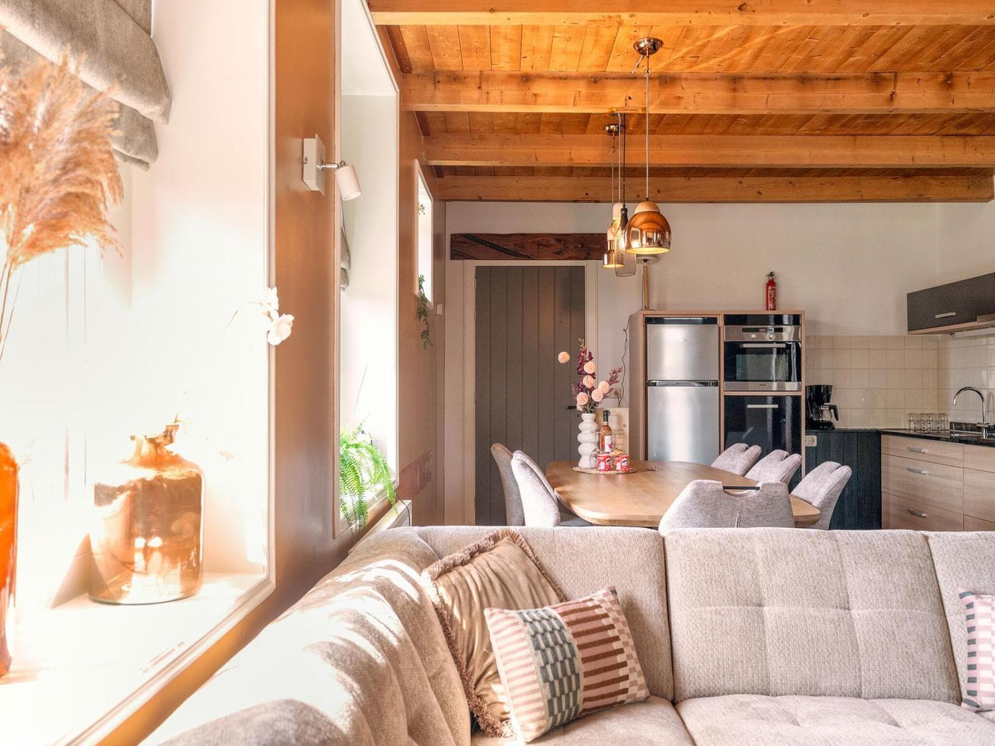 De woonkamer van Vossehoeck 2 in Callantsoog