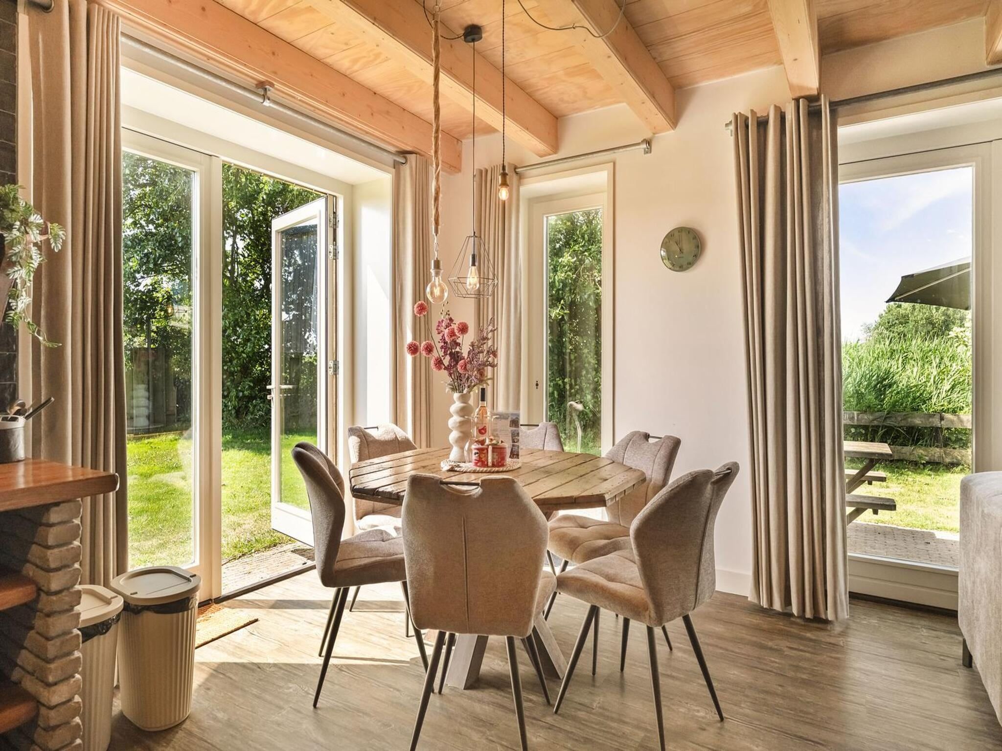 De eetkamer van Vossehoeck 3 in Callantsoog