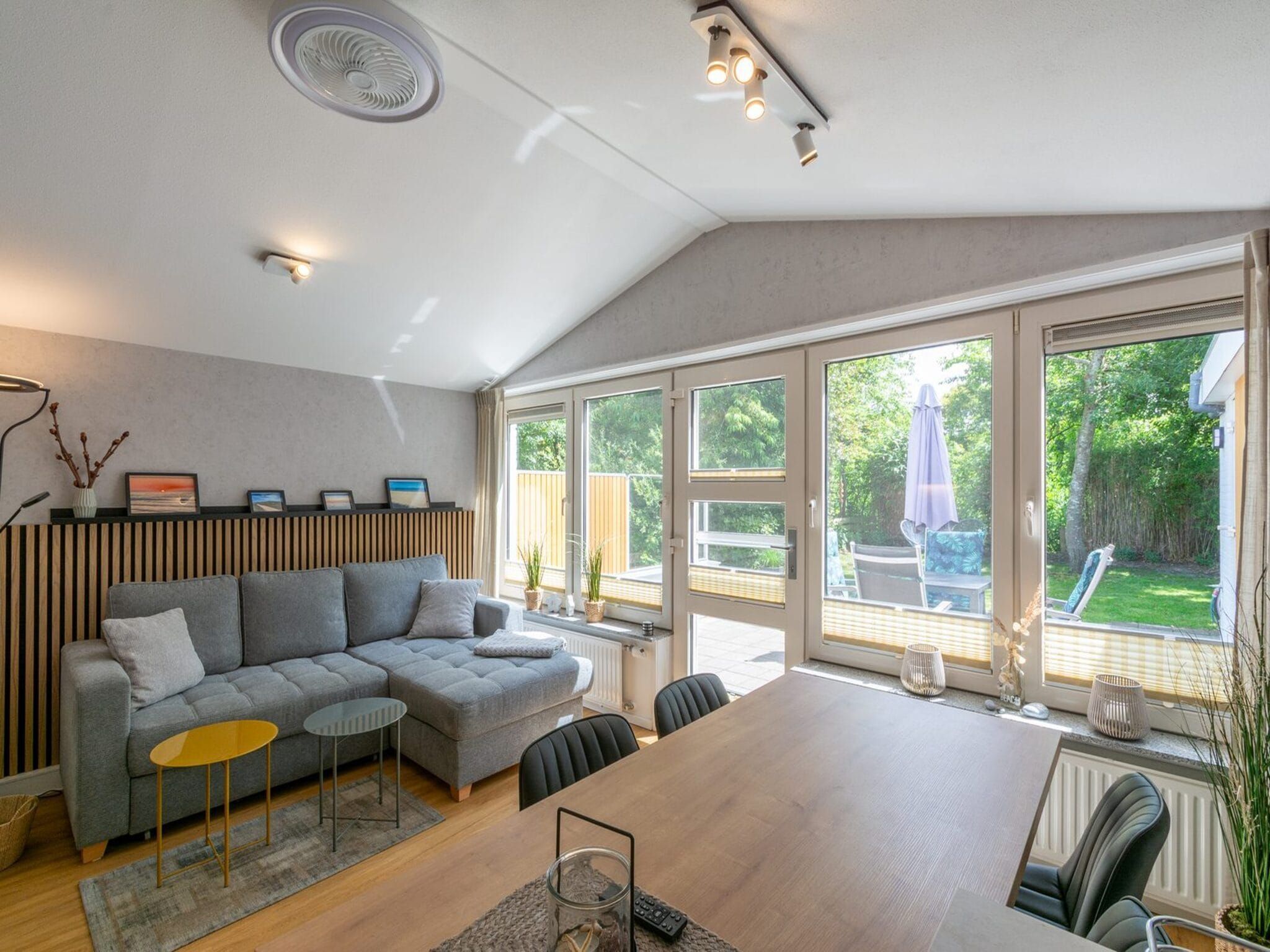 De eetkamer van Garnekuul 49 in Callantsoog