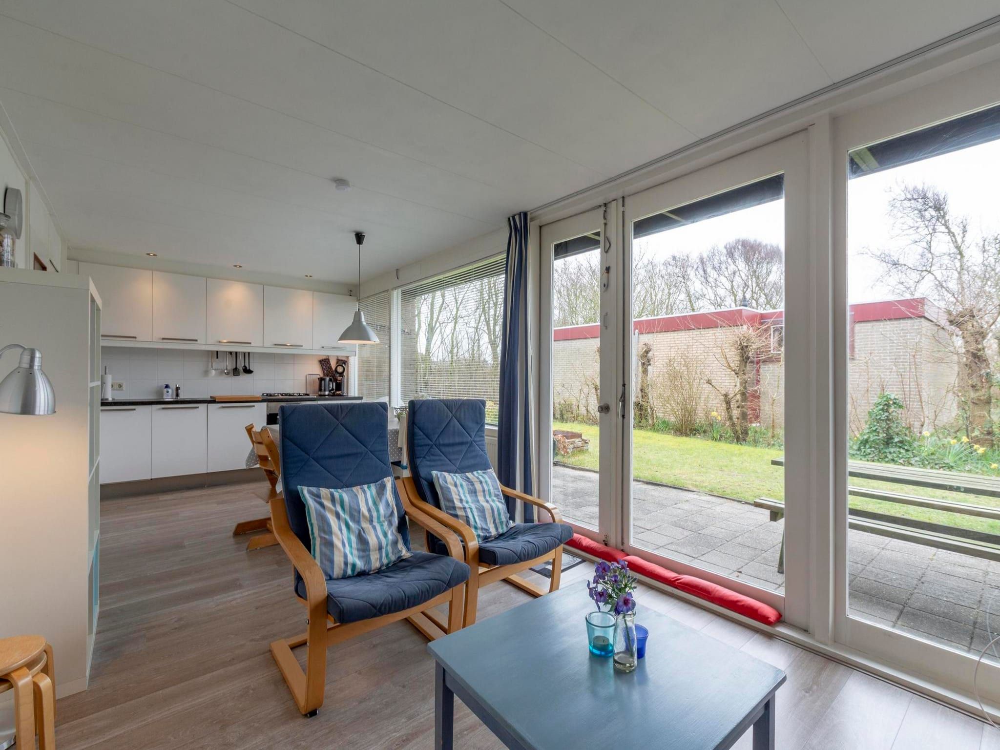 De woonkamer van Garnekuul 81 in Callantsoog