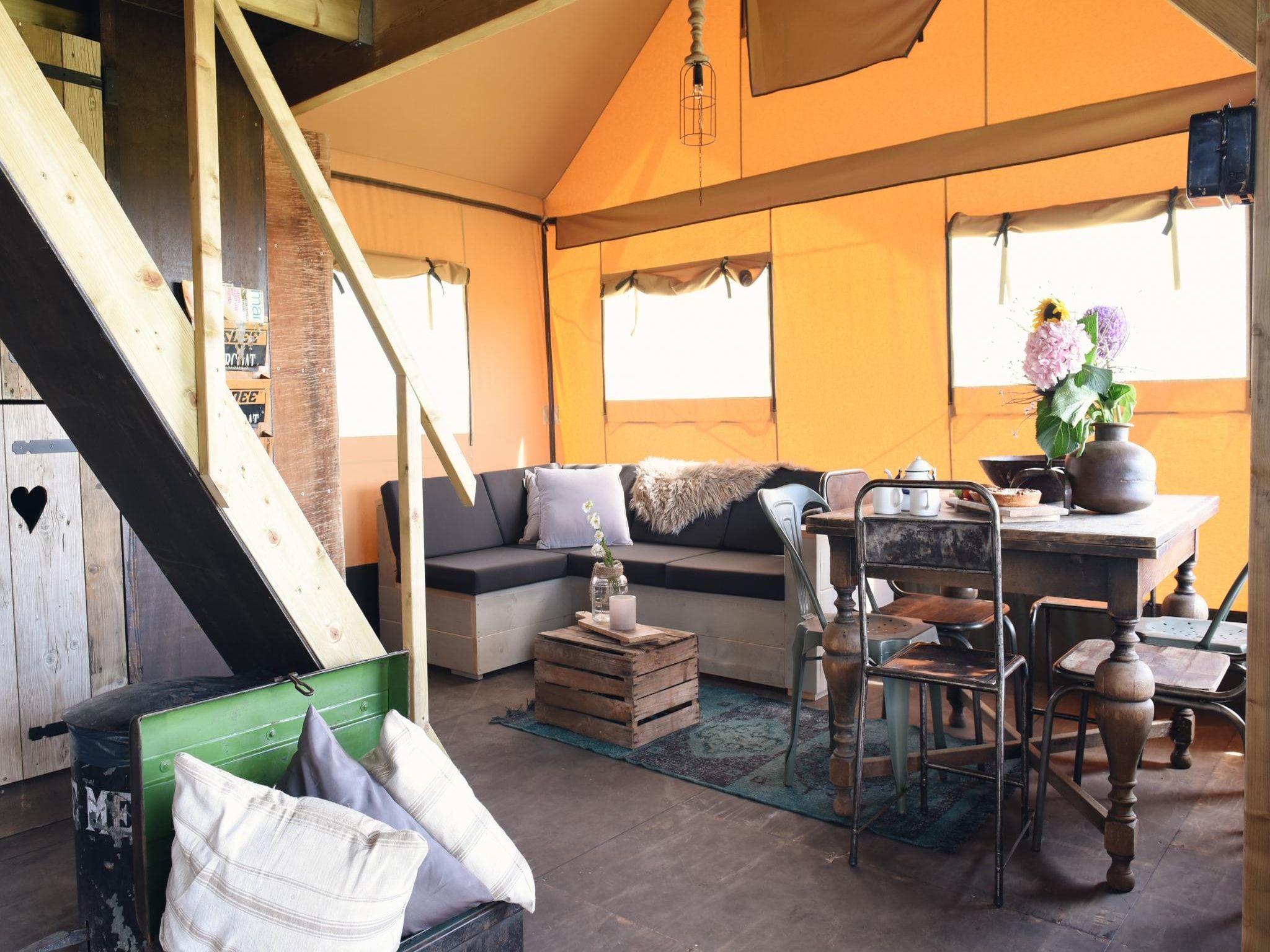 De woonkamer van Beach Lodge Groot - Duynpark in Callantsoog