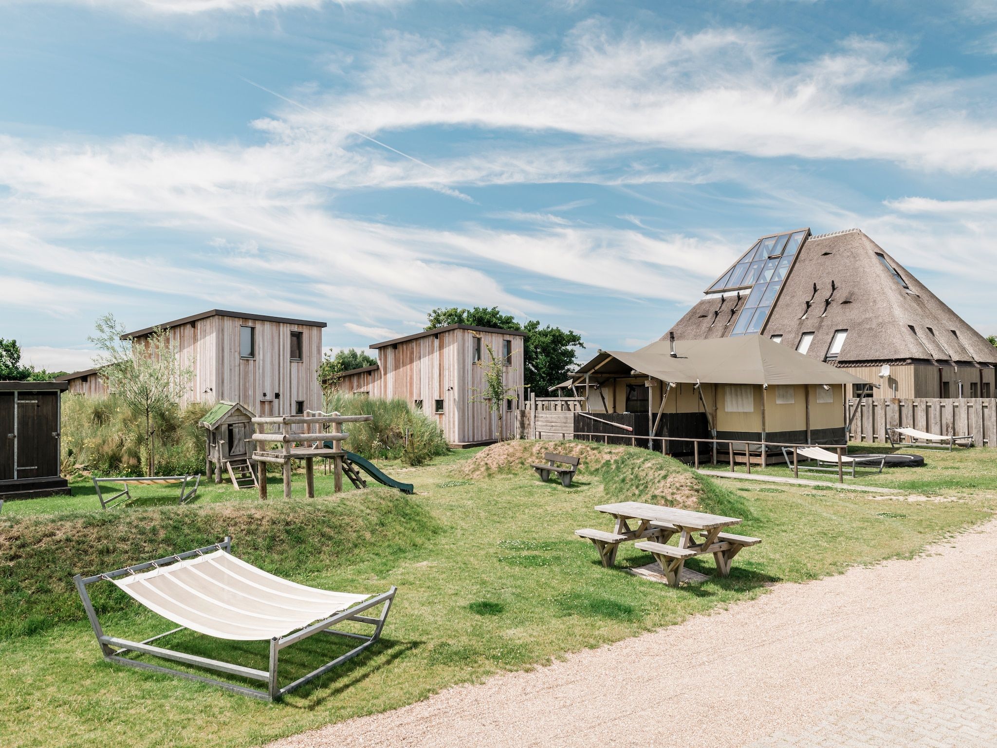 De buitenkant van Beach Lodge Groot - Duynpark in Callantsoog
