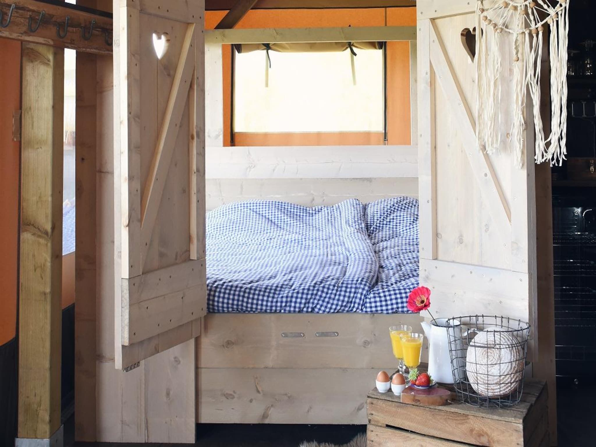 Een slaapkamer van Beach Lodge - Duynpark in Callantsoog