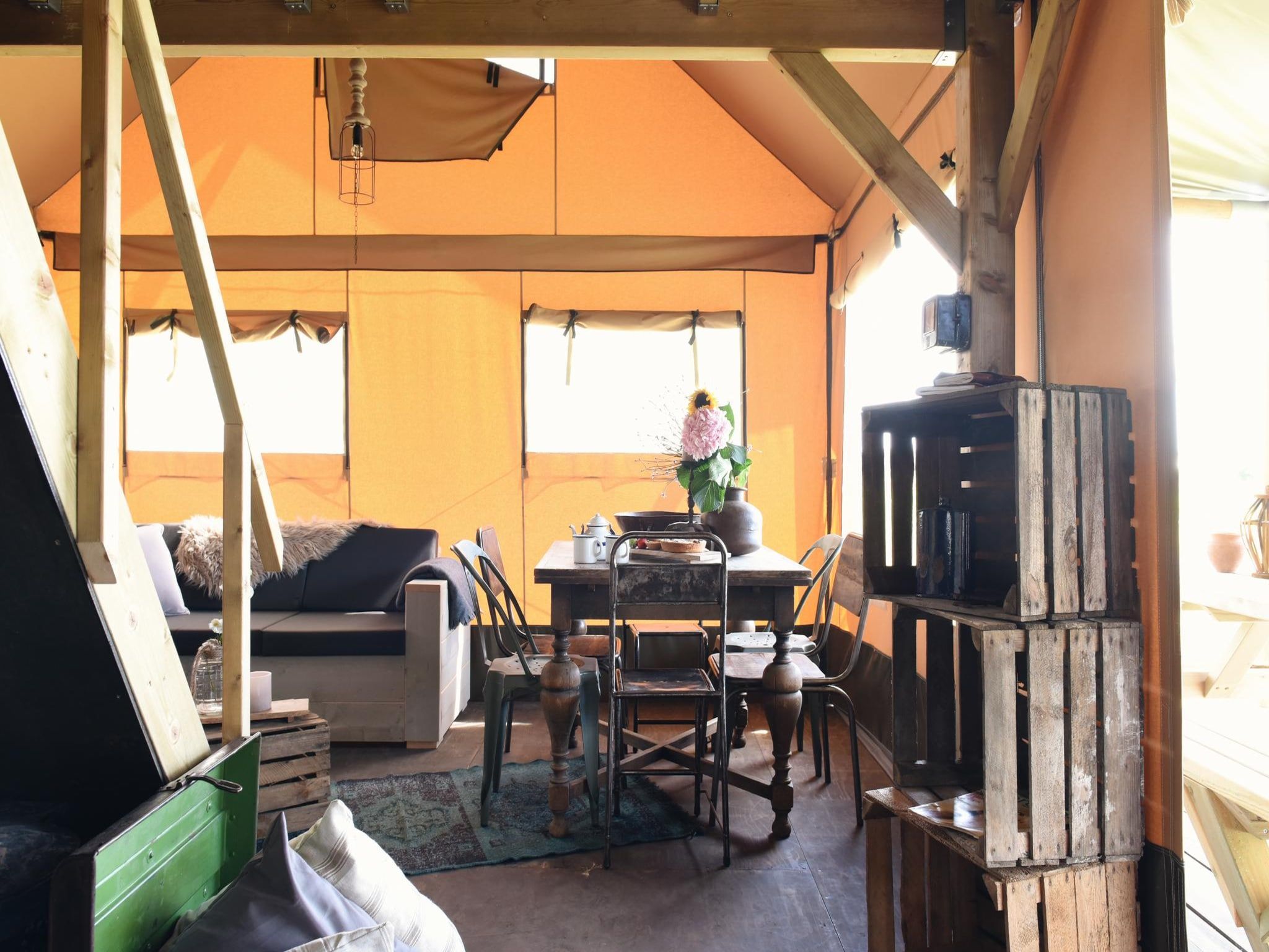 De eetkamer van Beach Lodge - Duynpark in Callantsoog