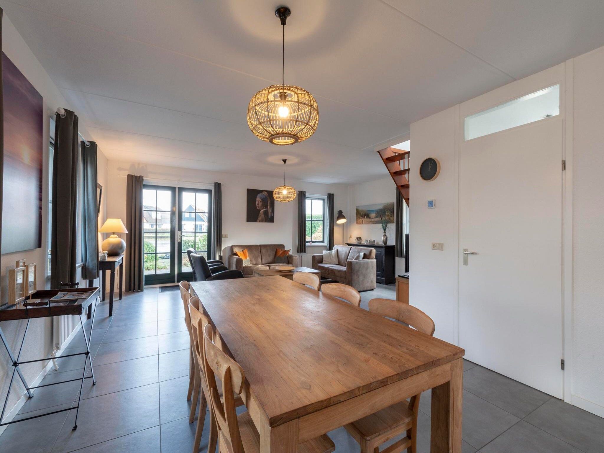 De eetkamer van De Buitenplaats 42 in Callantsoog