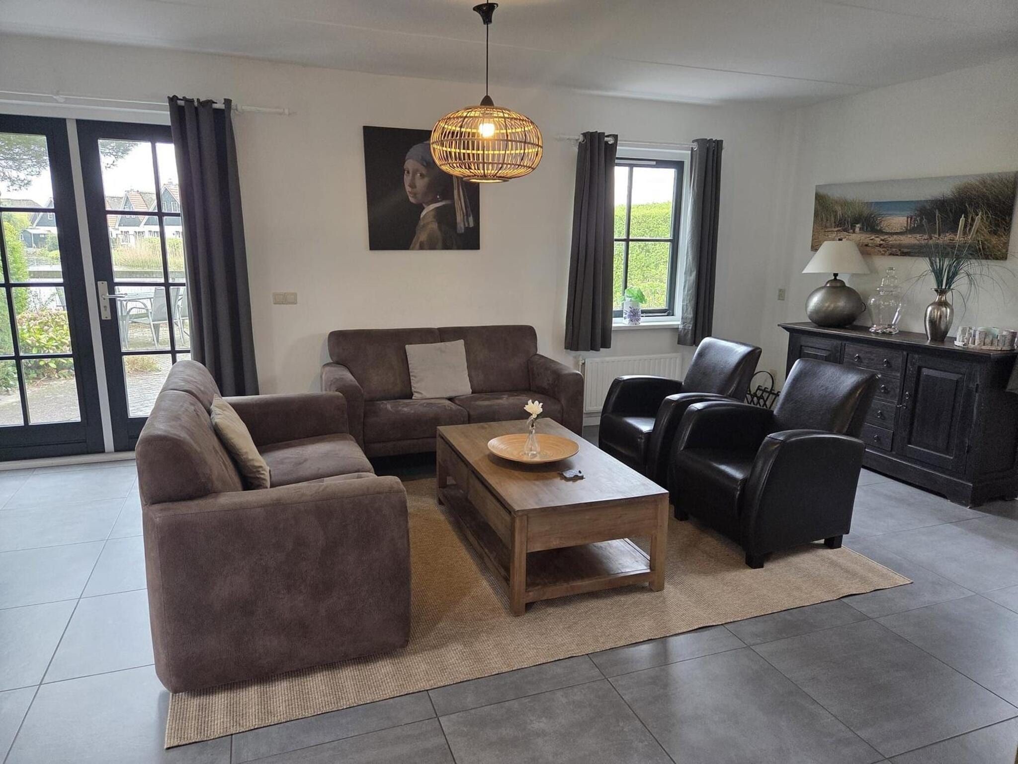 De woonkamer van De Buitenplaats 42 in Callantsoog