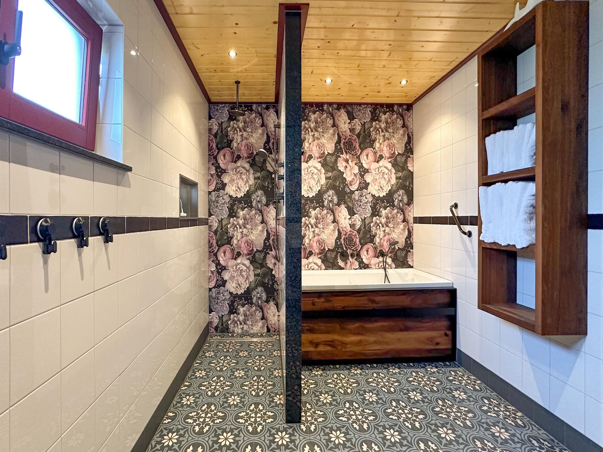 De badkamer van Oane's Huske en it Simmerhuske in Jistrum / Skûlenboarch