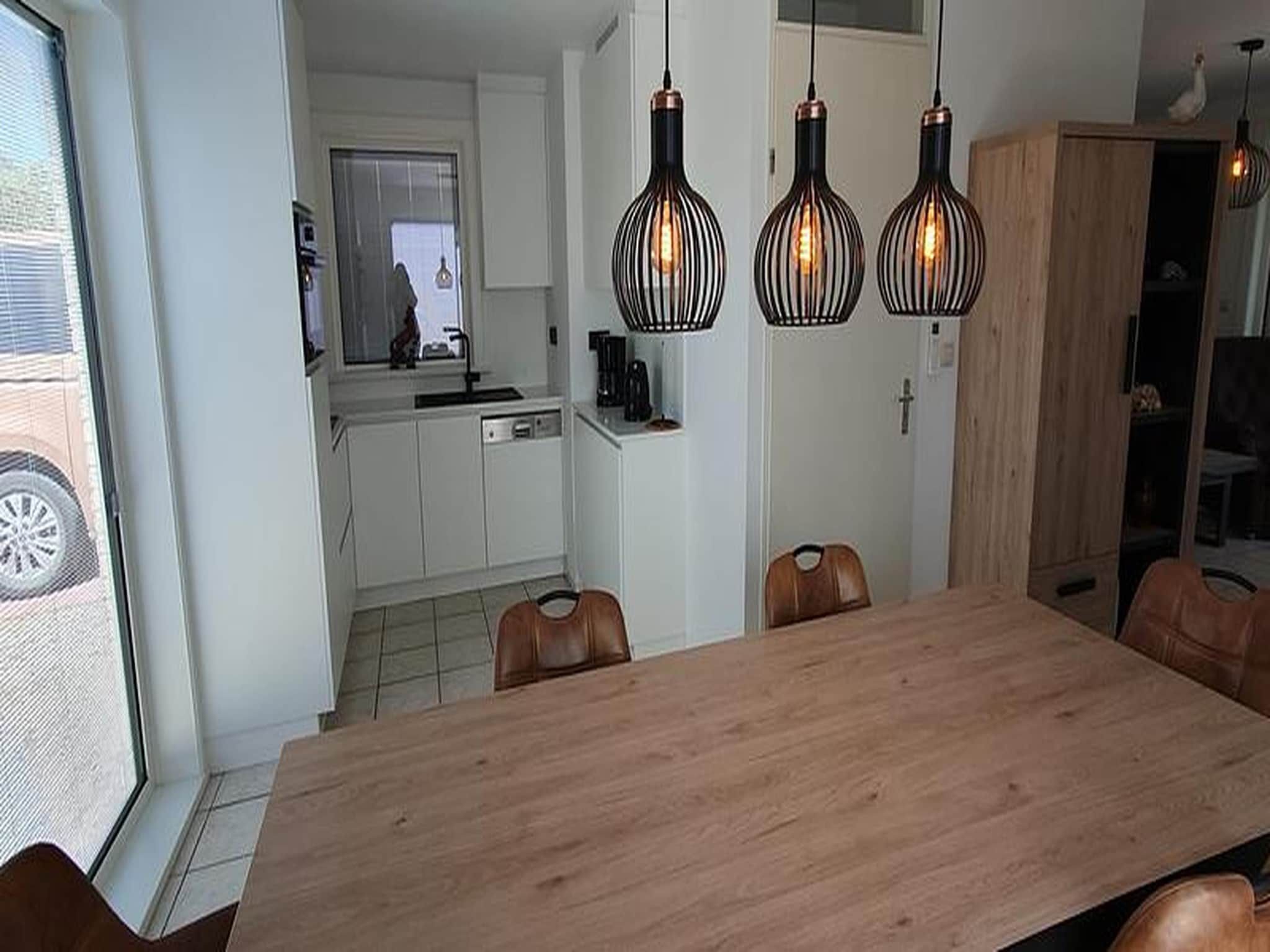 De eetkamer van Scheldeveste 154 ZwinBreskens in Breskens