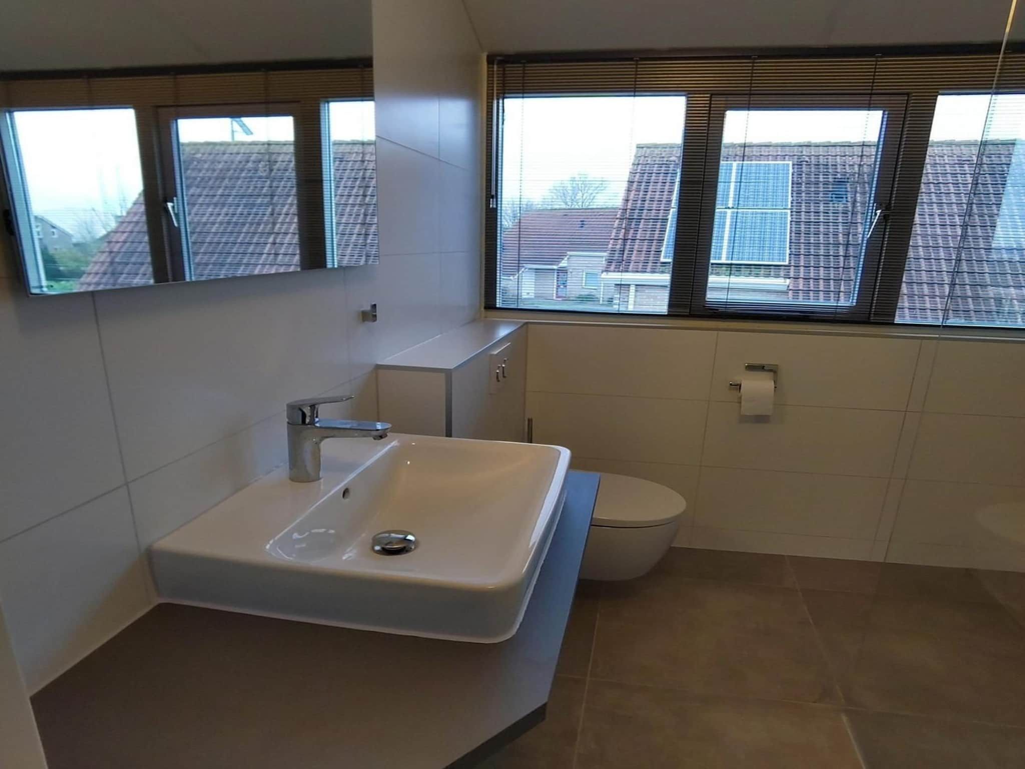 De badkamer van Scheldeveste 159 Zwin Breskens in Breskens