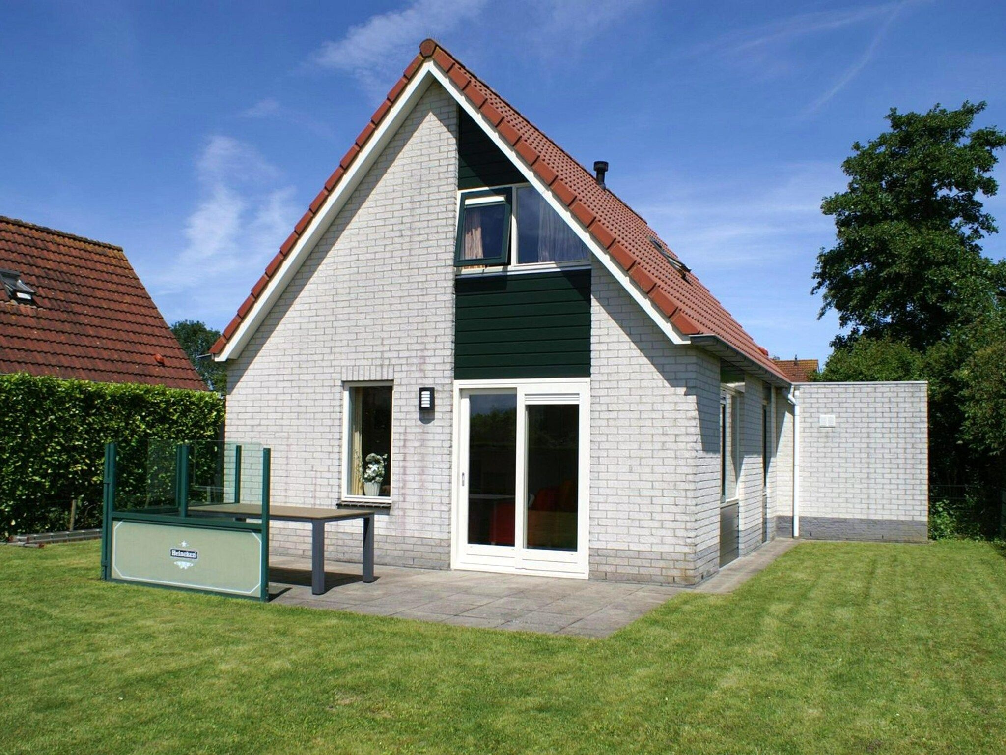 De buitenkant van Schoneveld 327 Stern Breskens in Breskens