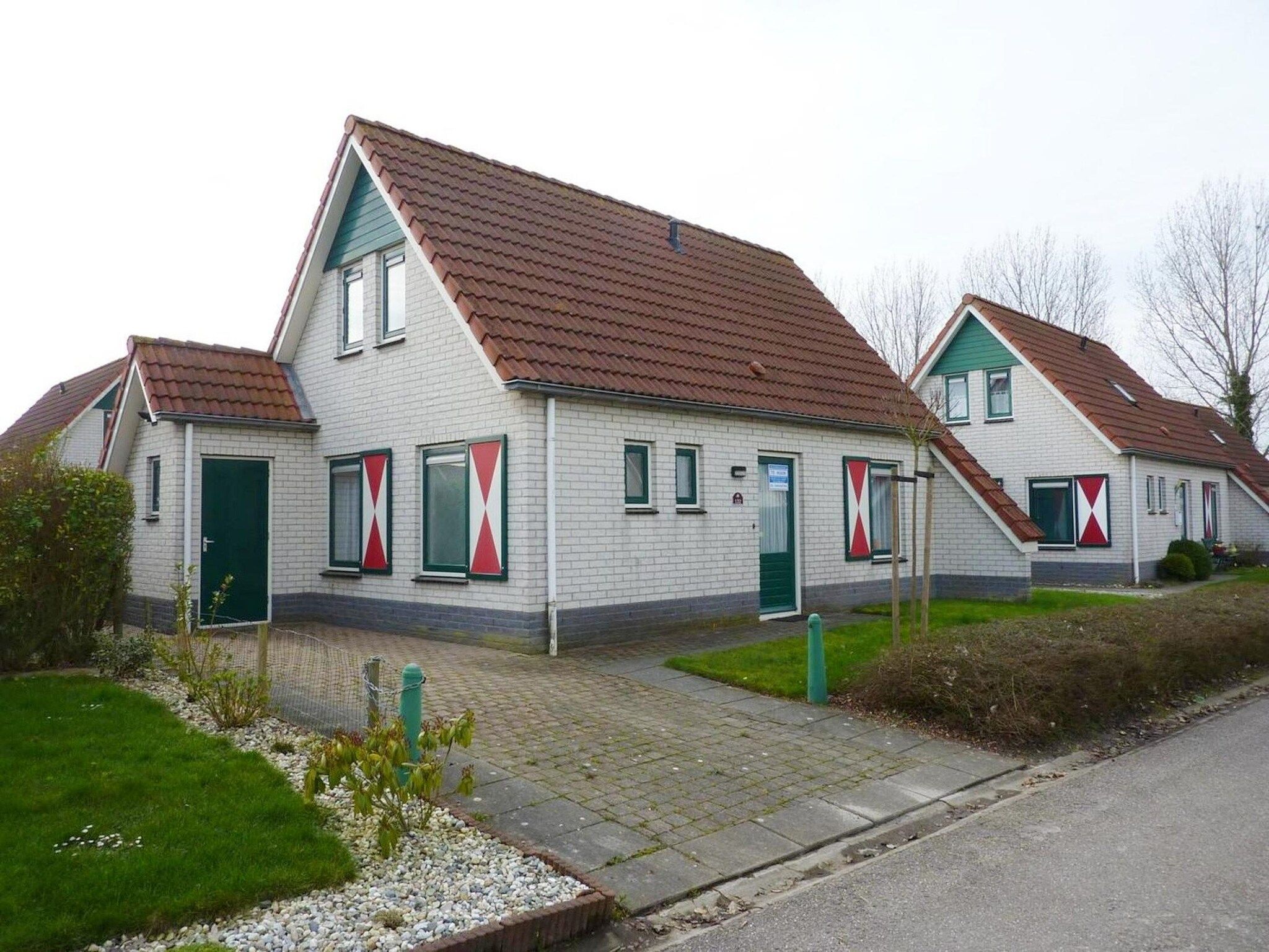 De buitenkant van Schoneveld 132 Zeemeeuw Breskens in Breskens