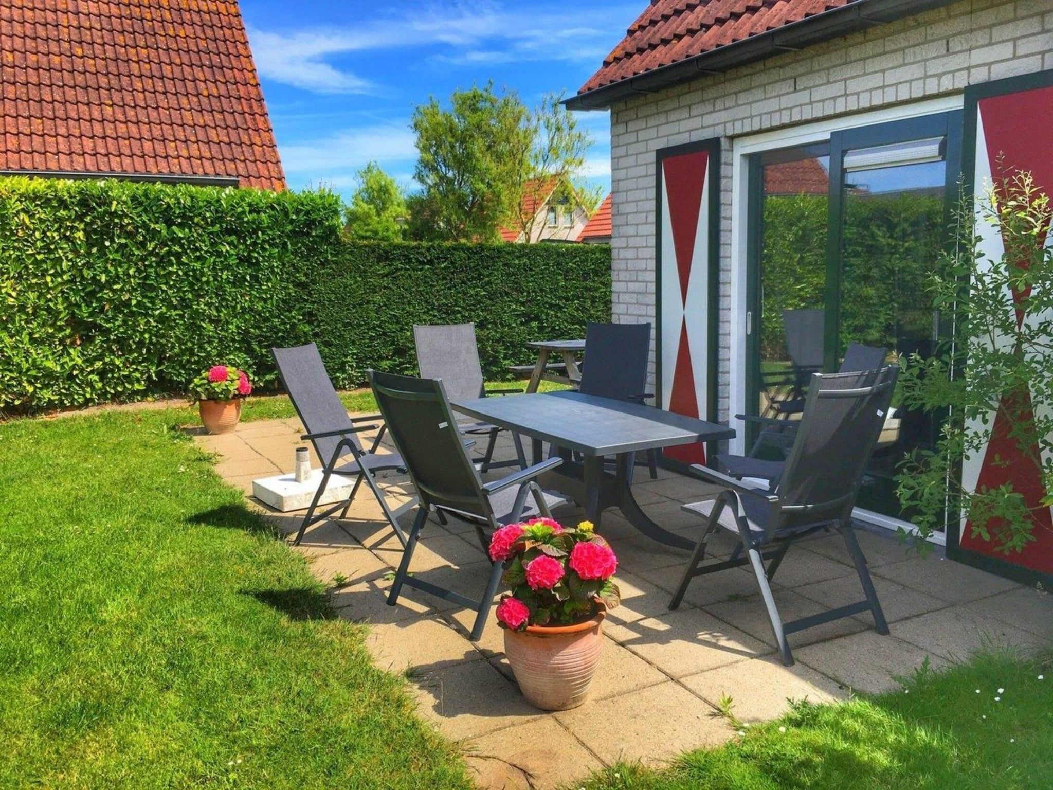 Het terras van Schoneveld 146 Zeemeeuw Breskens in Breskens