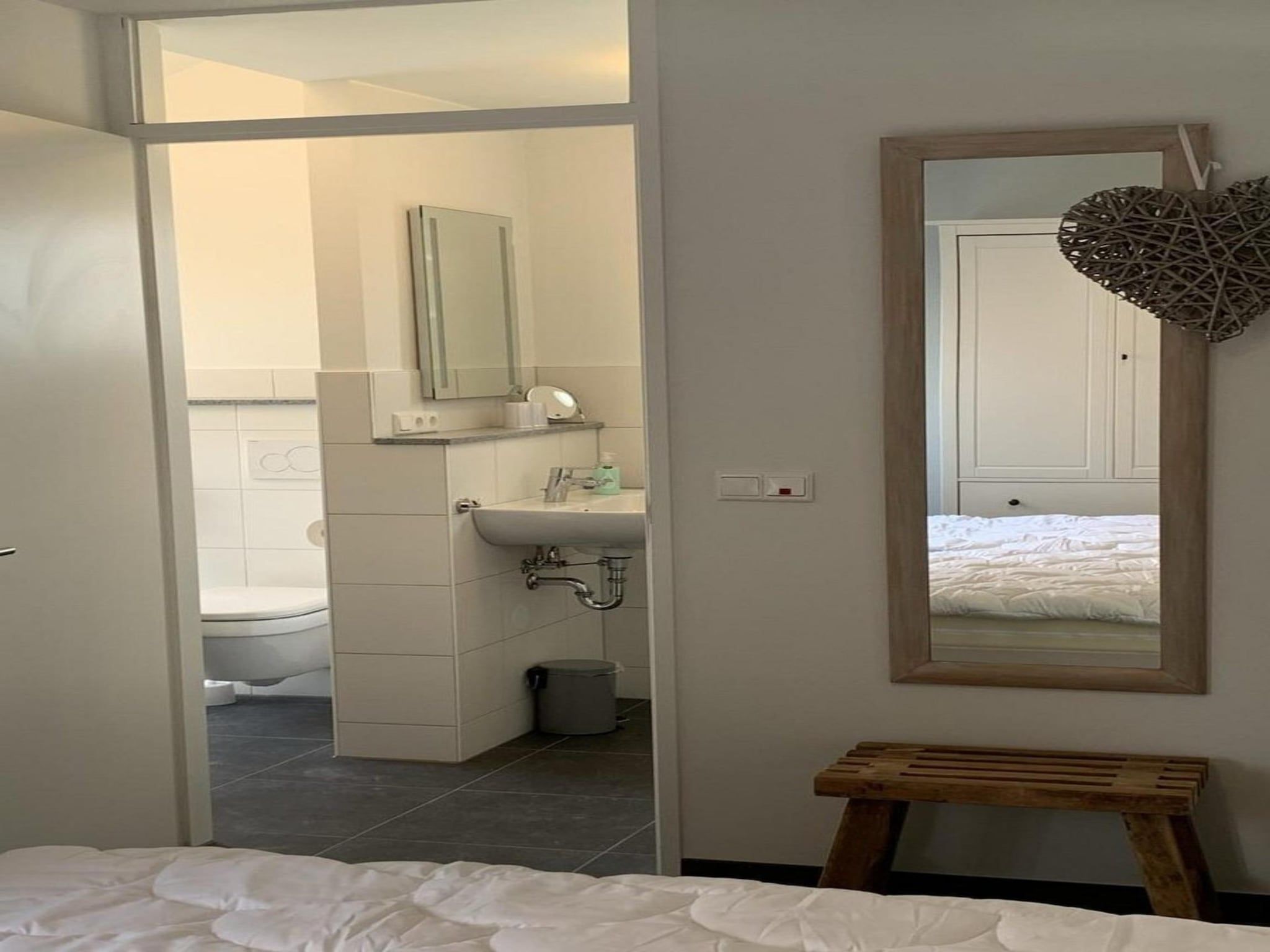 De badkamer van Scheldeveste 17 Schelde de luxe Breskens in Breskens