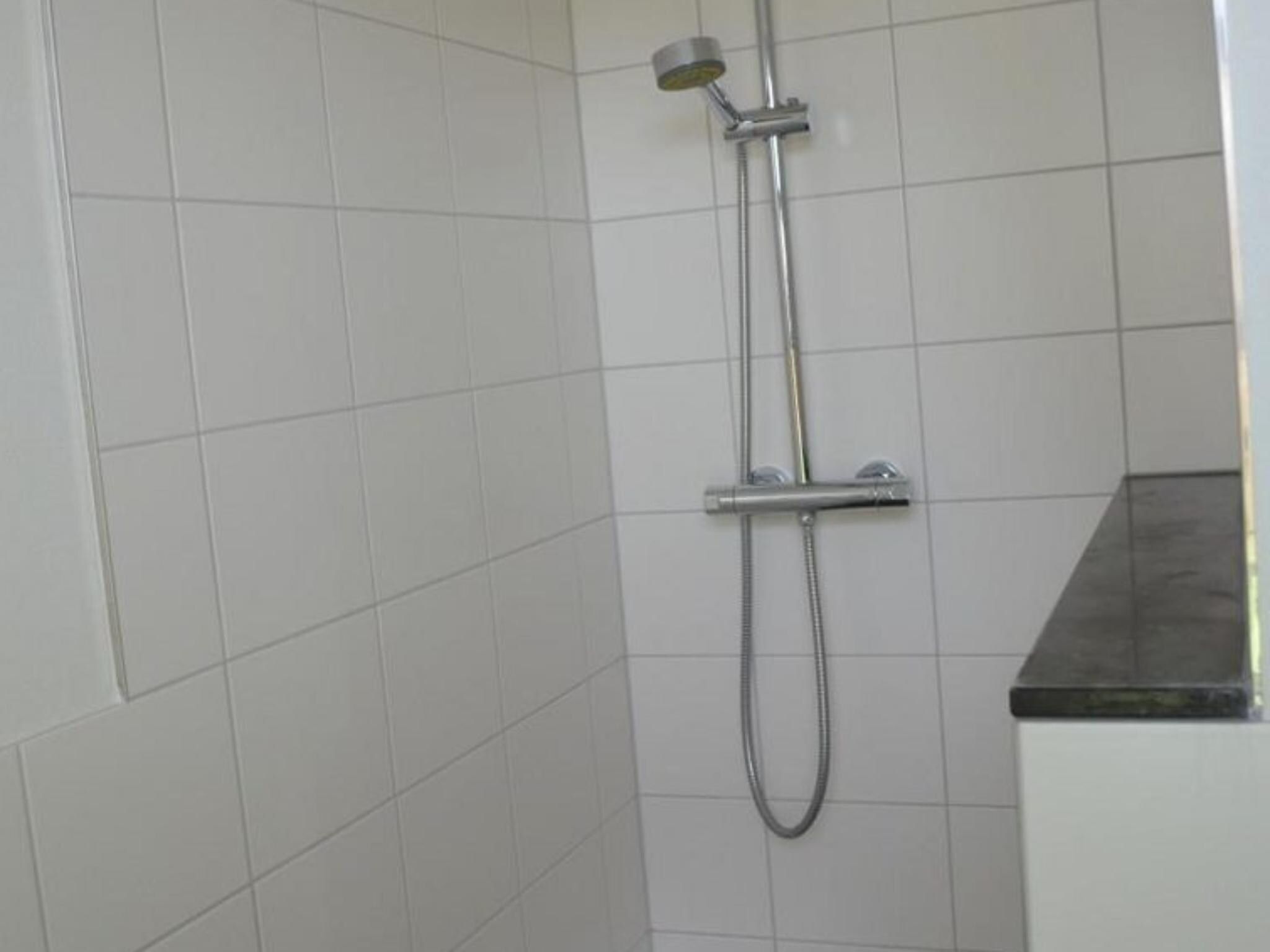 De badkamer van Landgoed de Lente 34 Krokus Breskens in Breskens