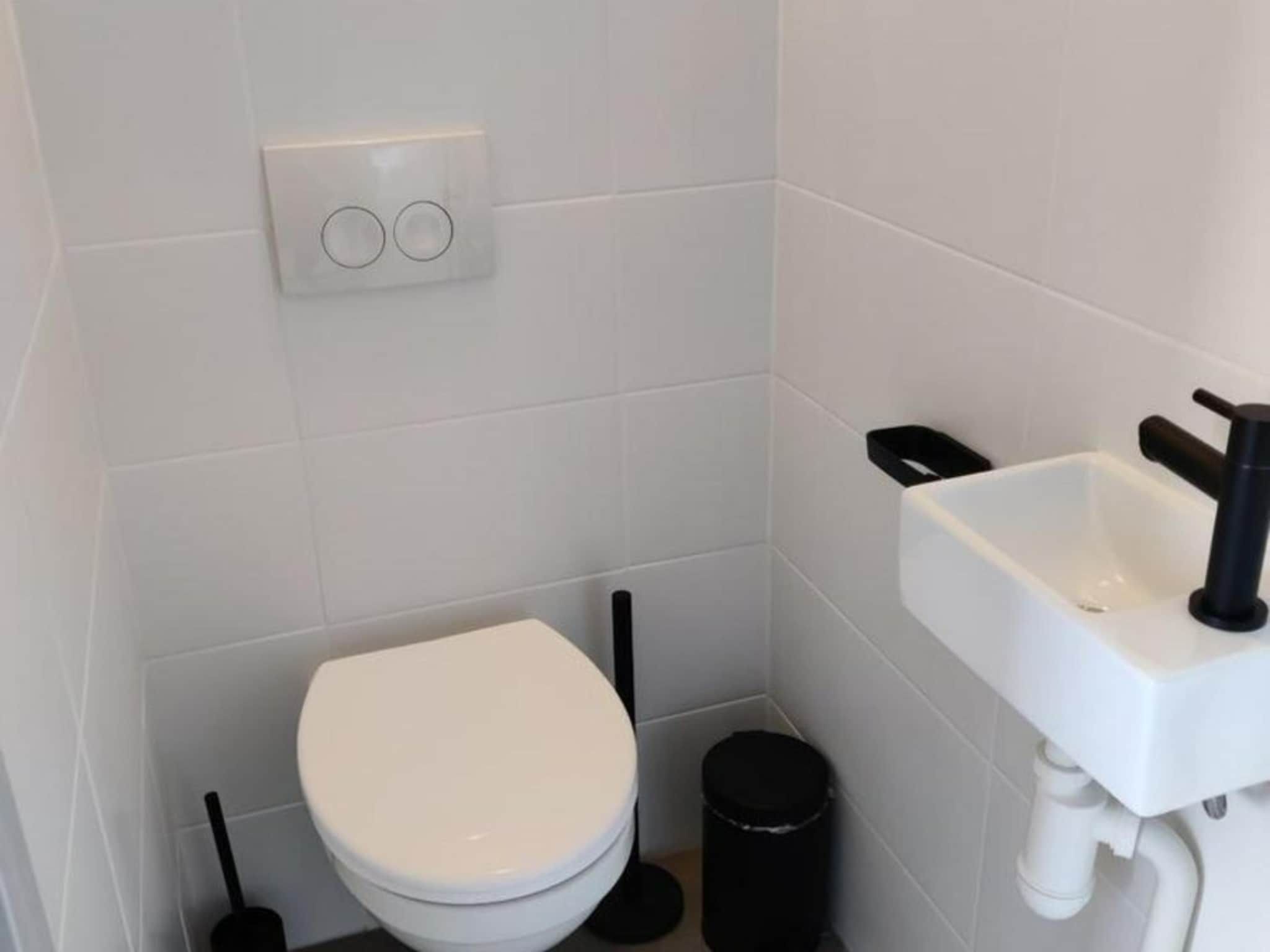 De badkamer van Scheldeveste 138 Zwin Breskens in Breskens
