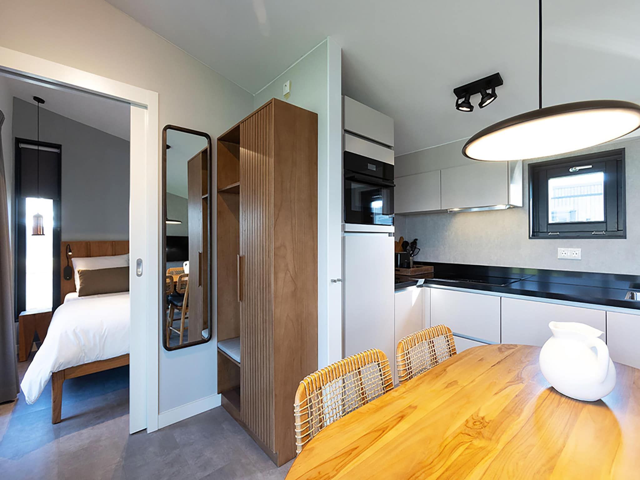 De keuken van Docklodge 18 in Delfstrahuizen