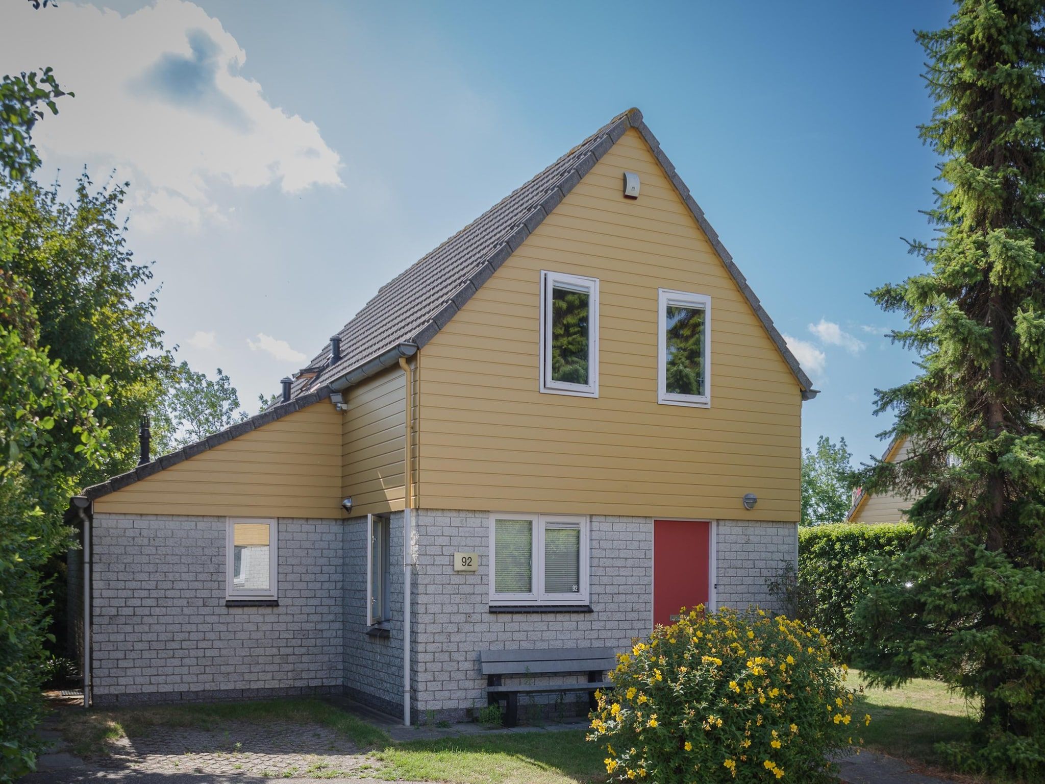 De buitenkant van Villapark De Oesterbaai 92 in Wemeldinge