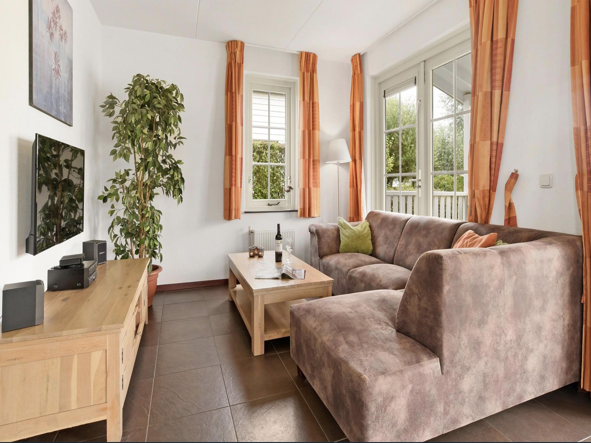 De woonkamer van Villapark Zuytland Buiten 336 in Simonshaven
