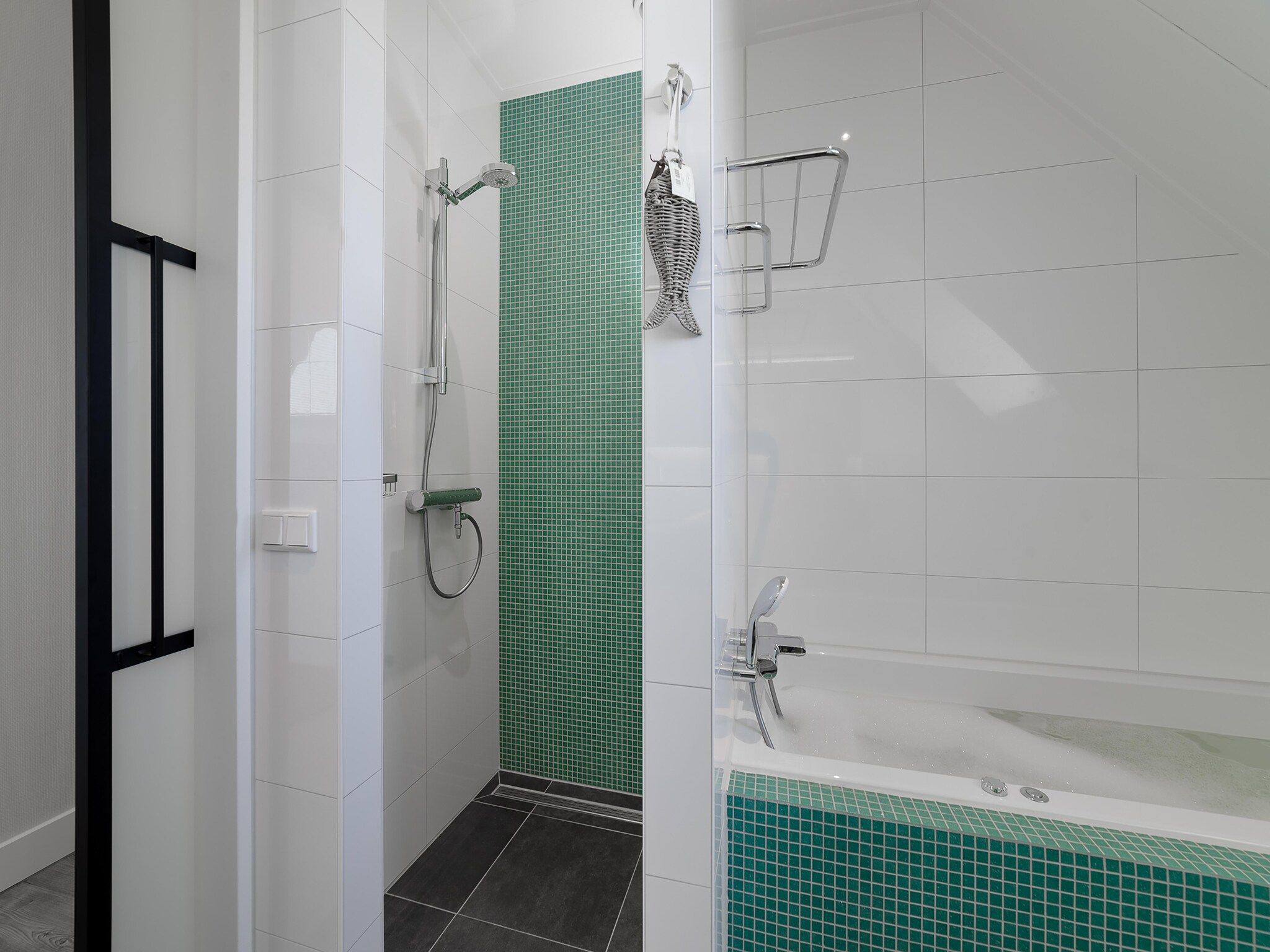 De badkamer van Game Villa in Colijnsplaat