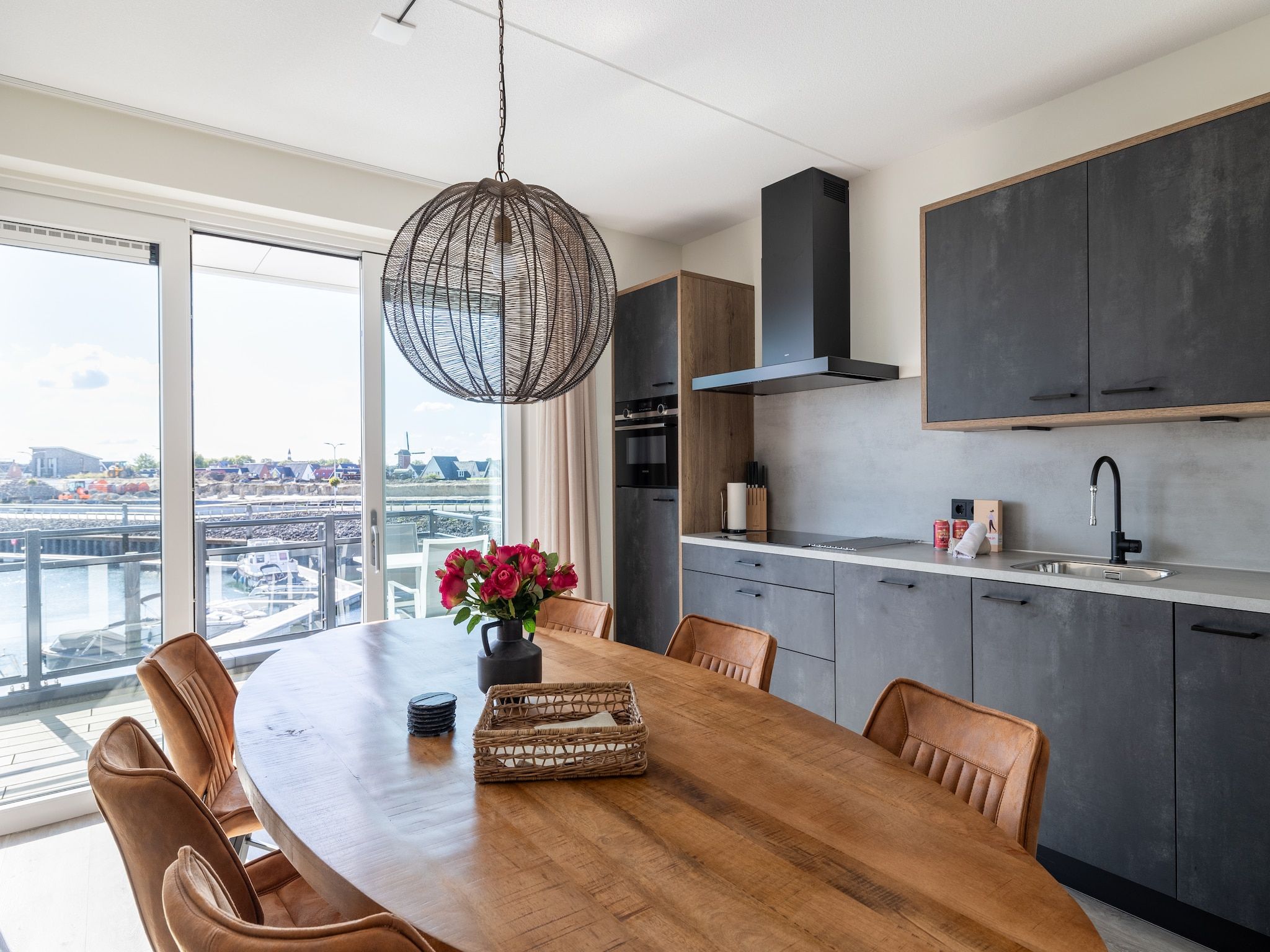 De keuken van Appartement Vista Maris "Charlotte's Parel" - Havenweg 8-44  Sint-Annaland in Sint-Annaland