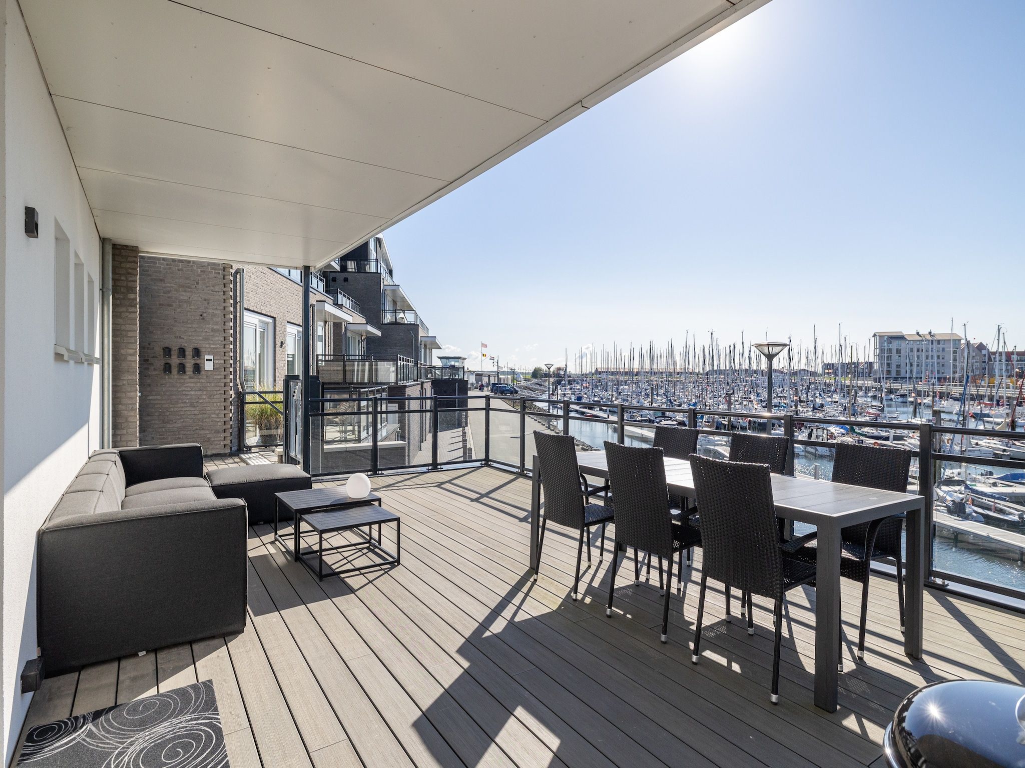Het terras van Luxe appartement Vista Maris - Havenweg 8-34  Sint-Annaland Oosterschelde in Sint-Annaland