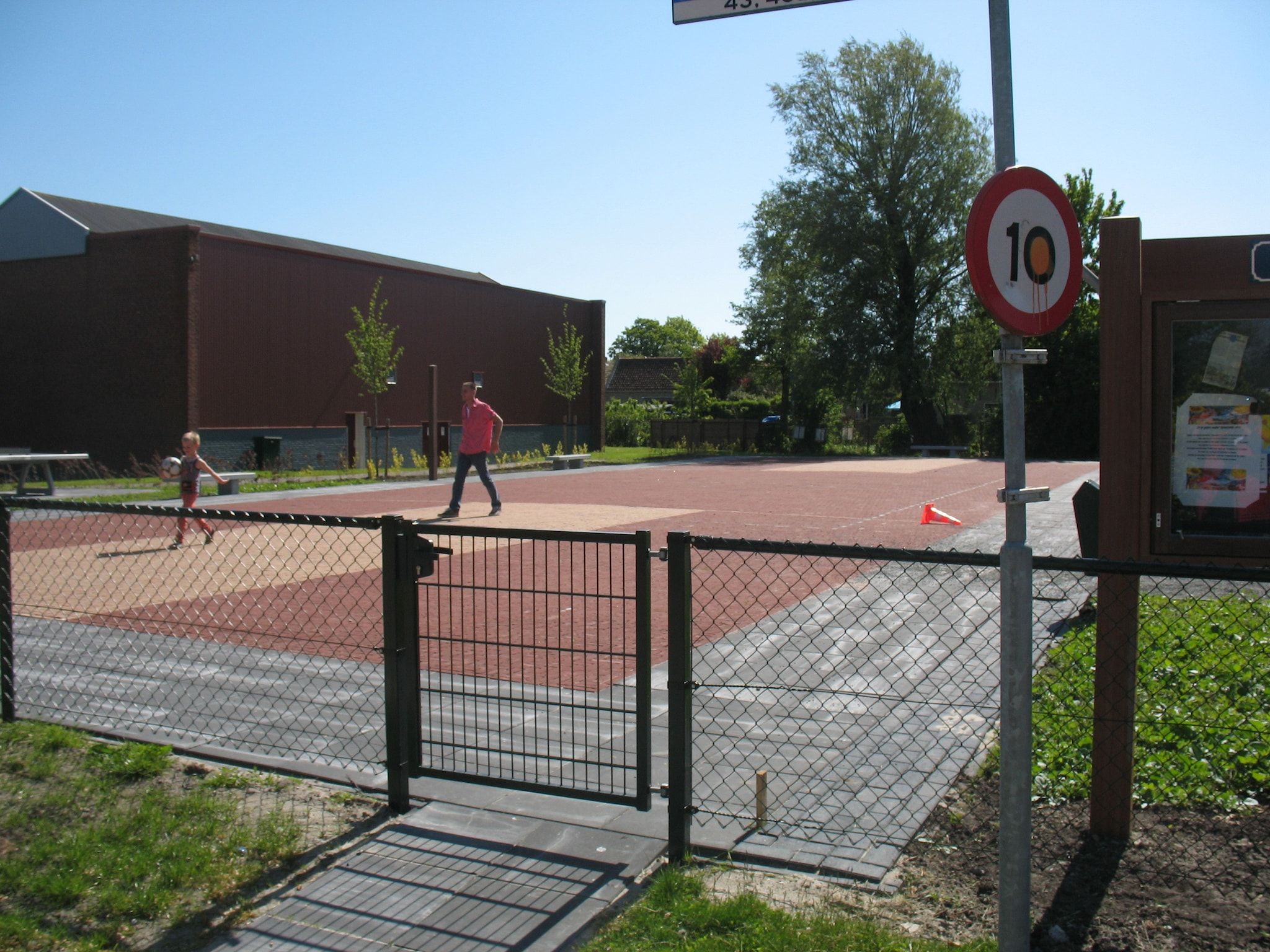 Voorzieningen bij VT 145 in Tzummarum