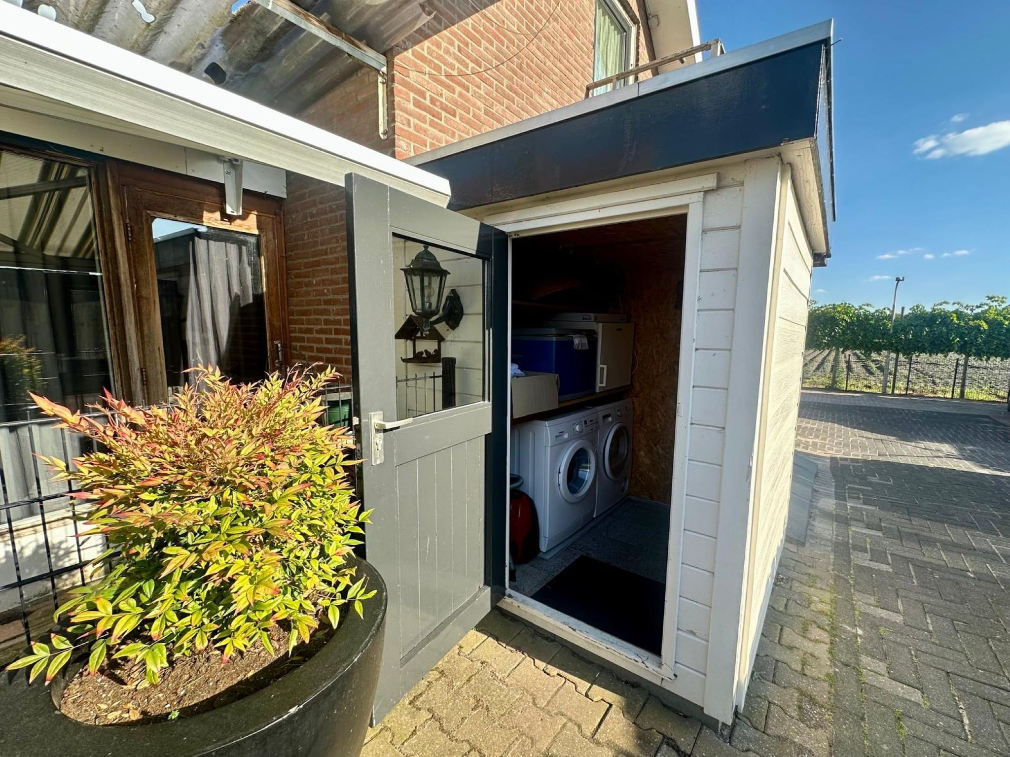 Voorzieningen bij Okken House 3A in Elim