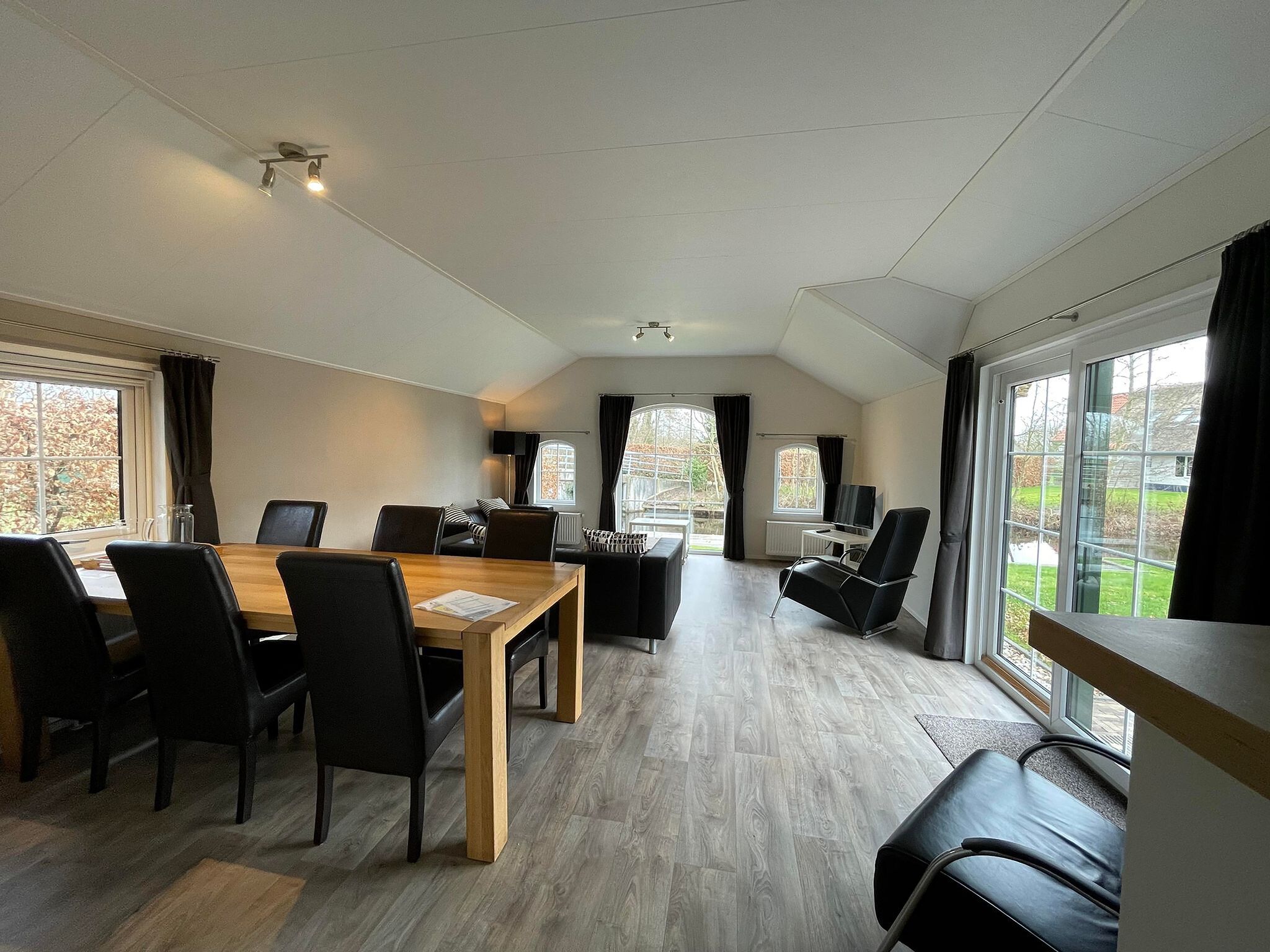 De woonkamer van Boerderijchalet in Sint Nicolaasga
