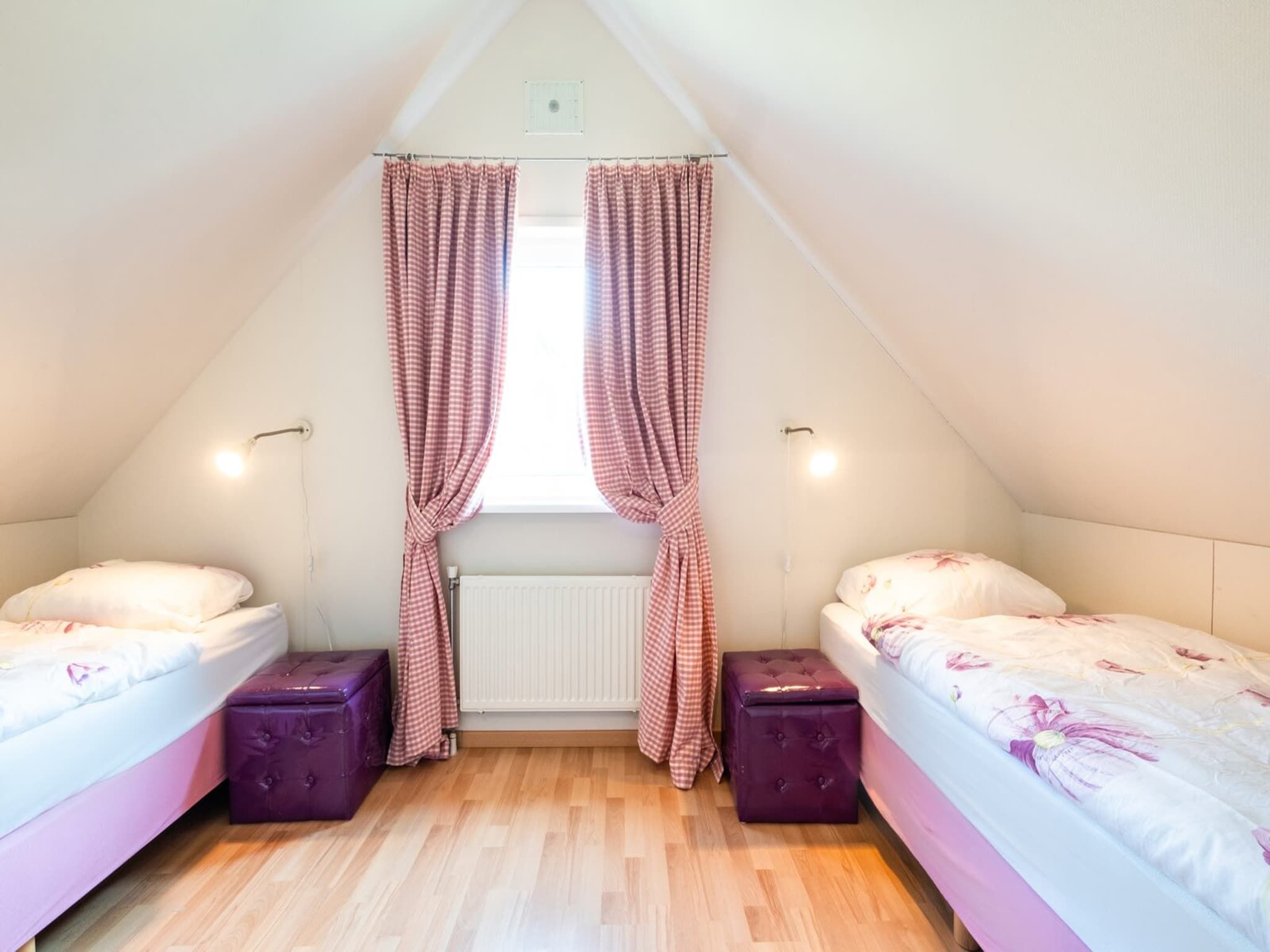 Een slaapkamer van Anzelhoef 3 in Sint Maartenszee